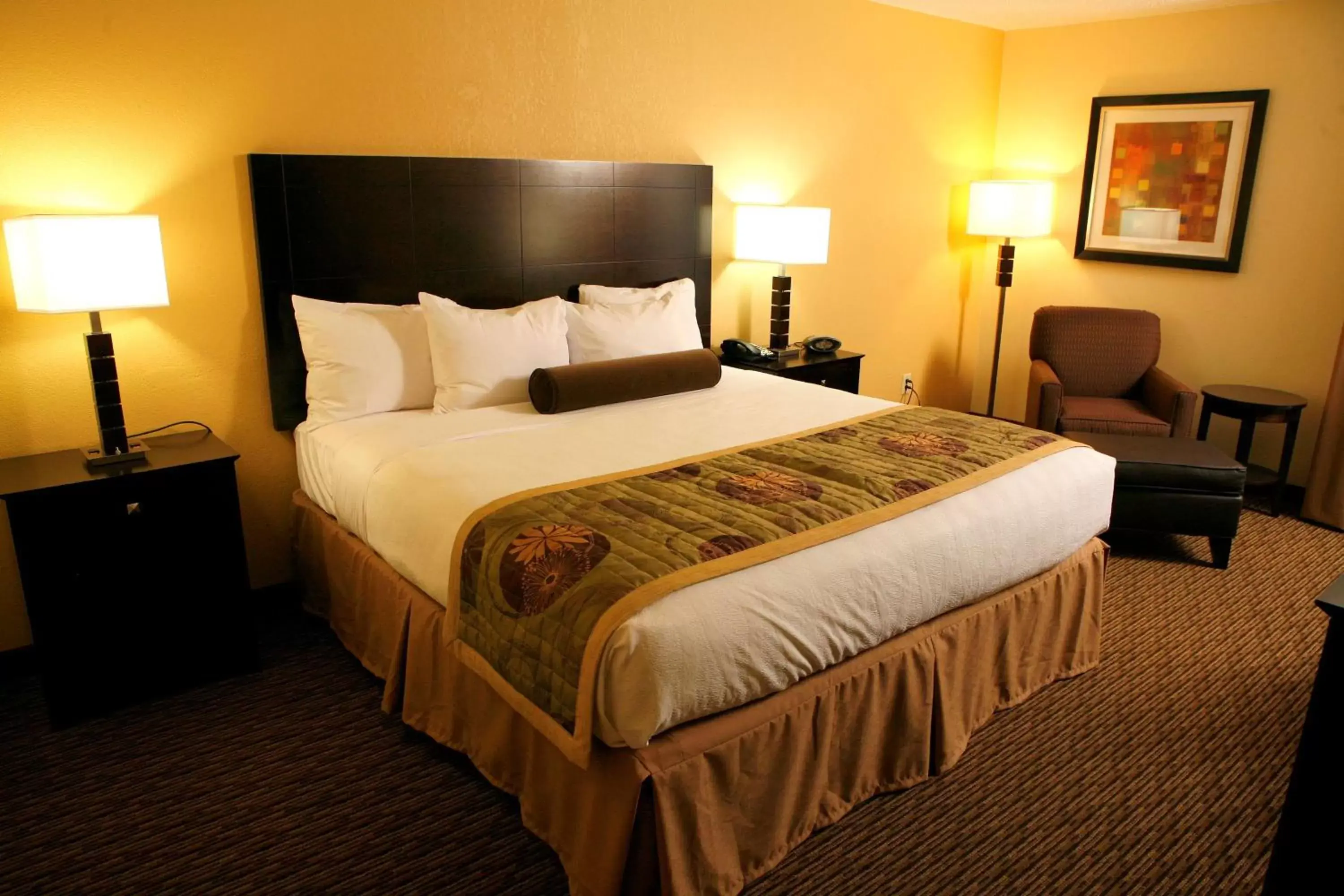 Photo of the whole room, Bed in Best Western Plus Goldsboro