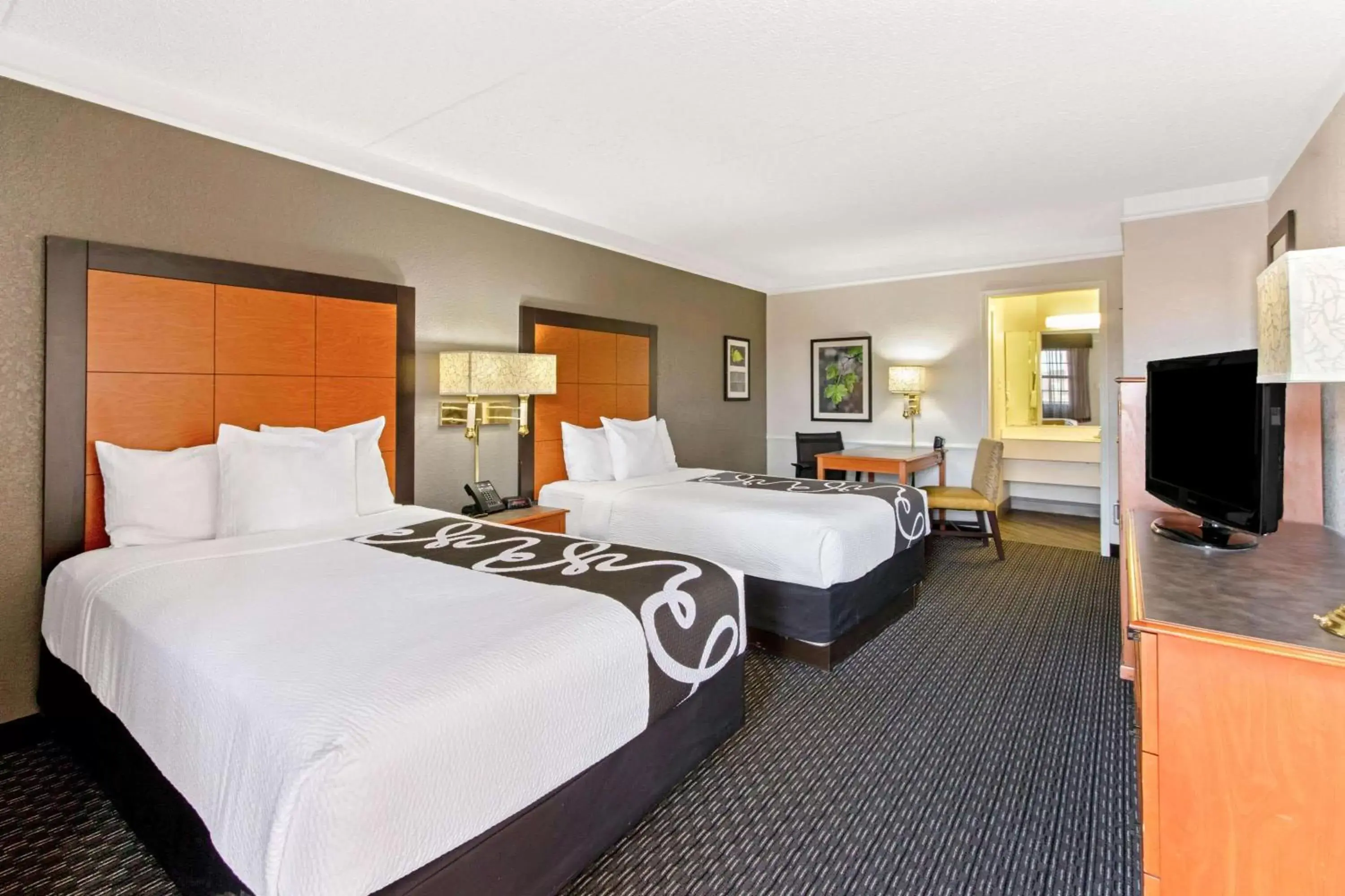 Bedroom, Bed in La Quinta Inn by Wyndham Santa Fe