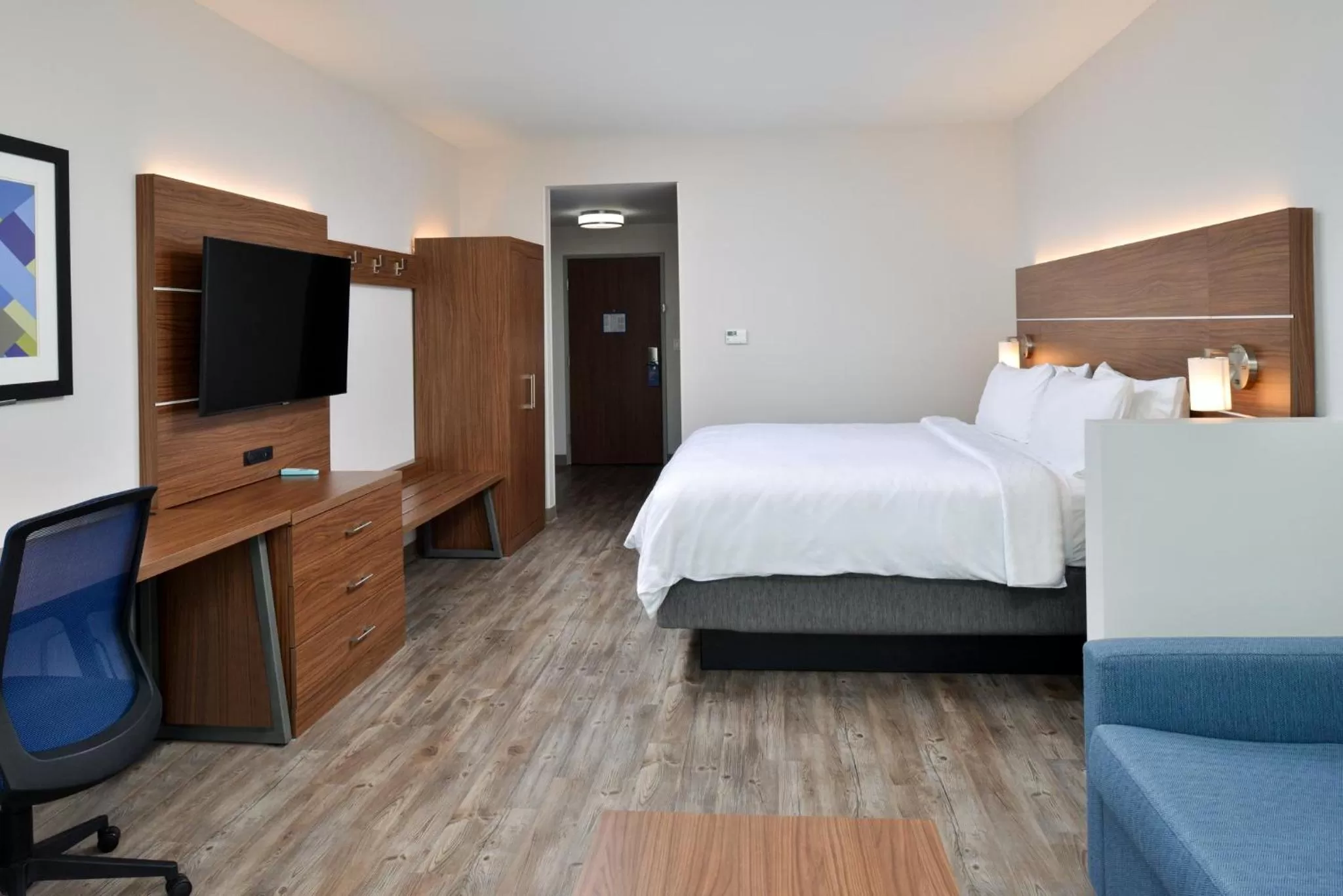 Photo of the whole room, Bed in Holiday Inn Express Orlando - South Park by IHG