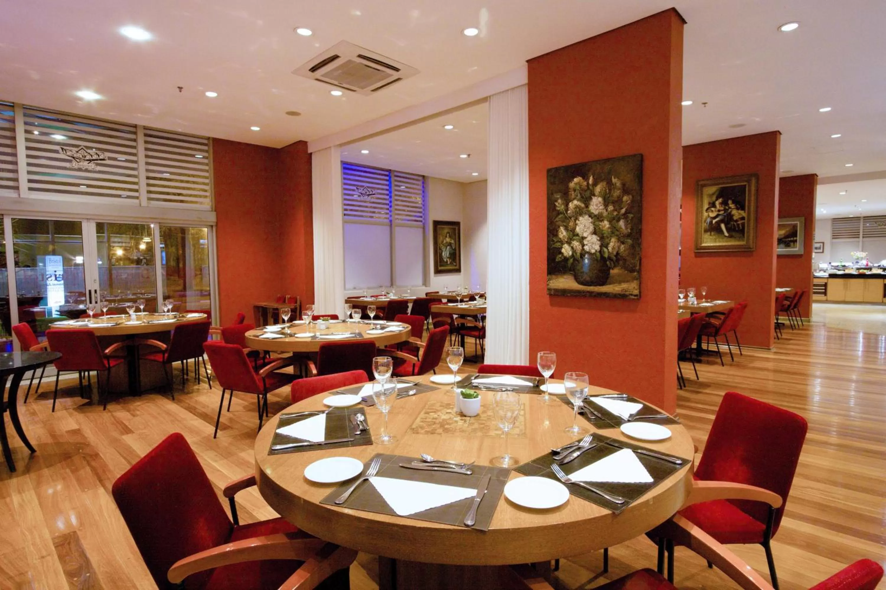 Restaurant/Places to Eat in Bristol International Guarulhos