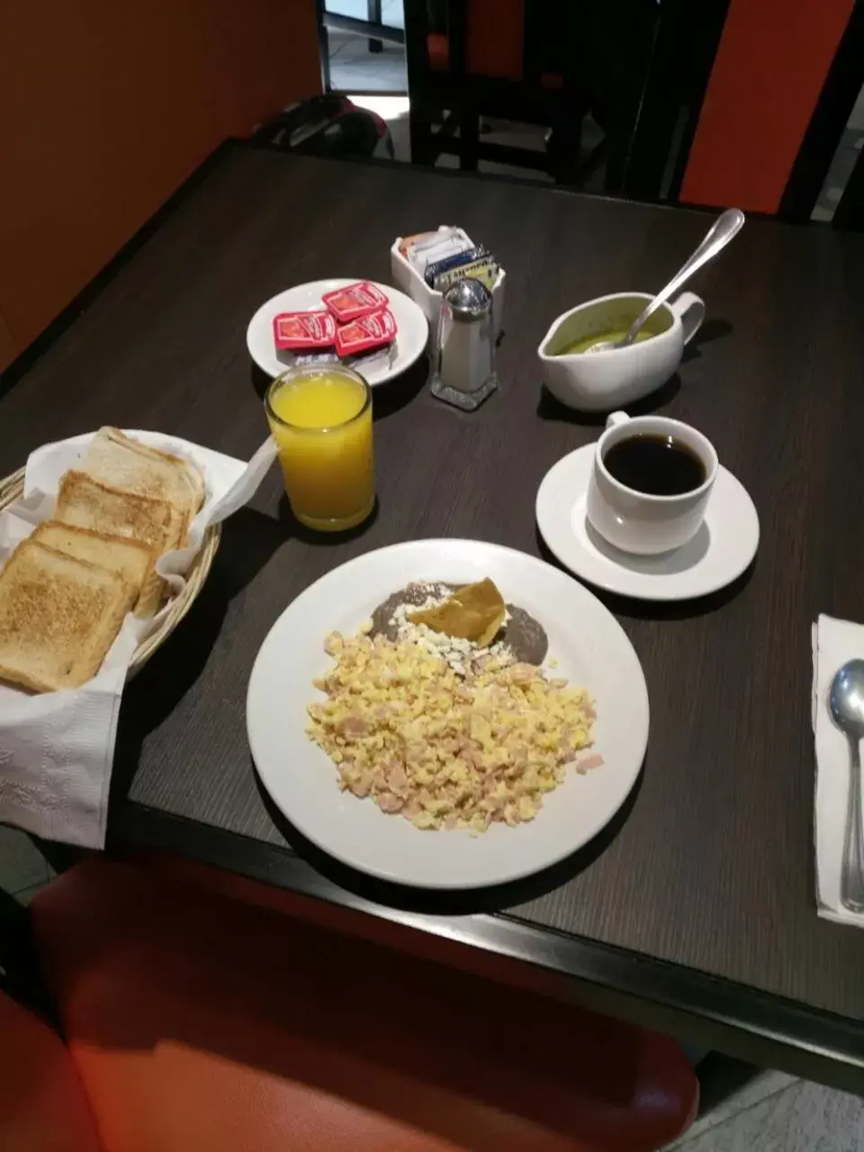 American breakfast in Hotel Astor