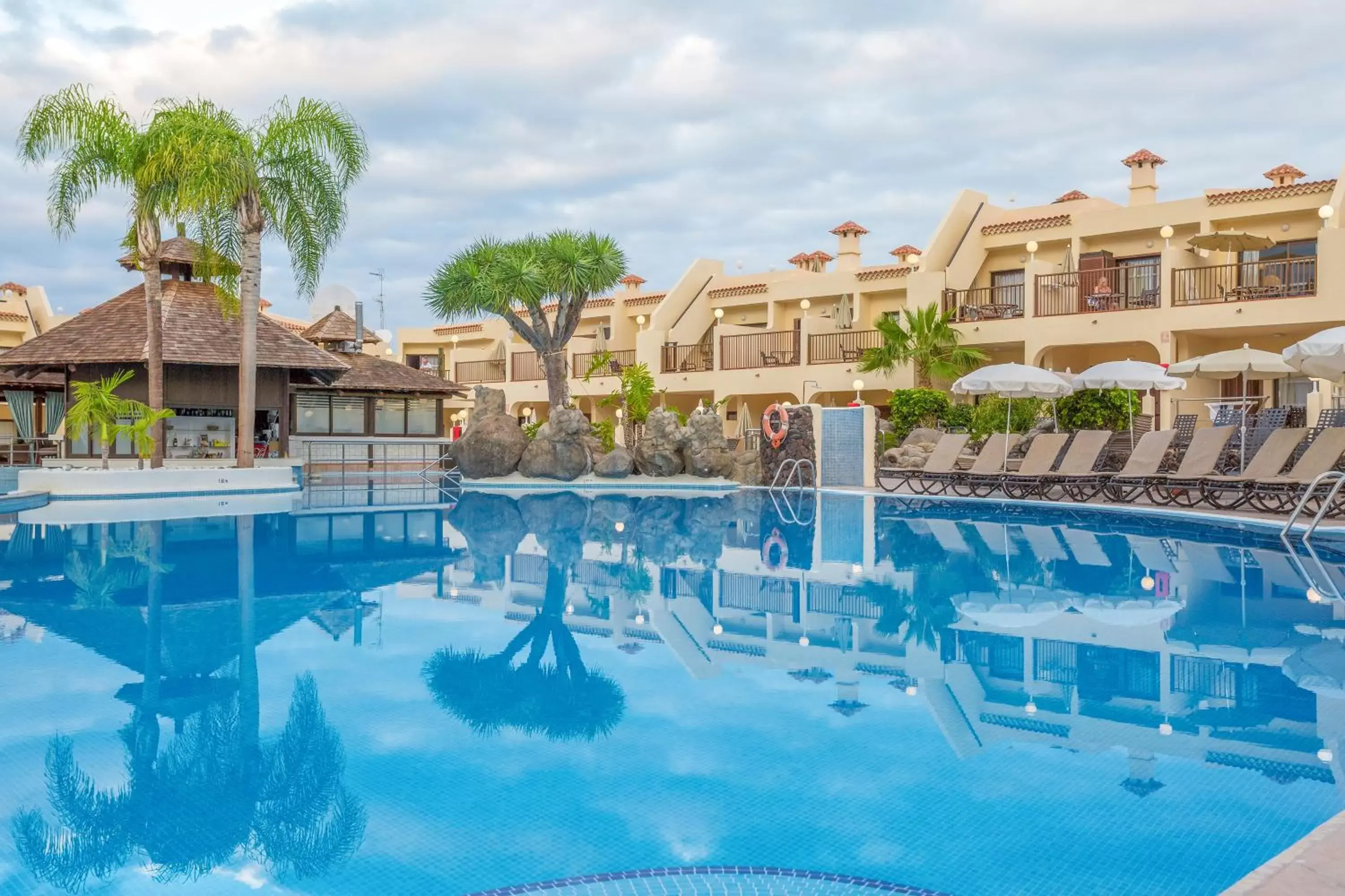 Swimming Pool in Royal Sunset Beach Club