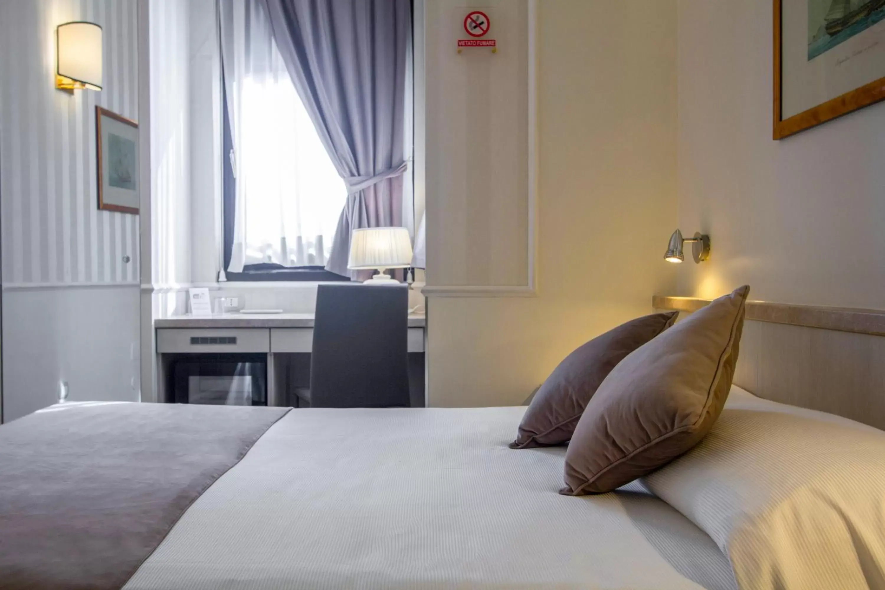 Bedroom, Bed in Hotel Flora Bedroom, Bed in Hotel Flora