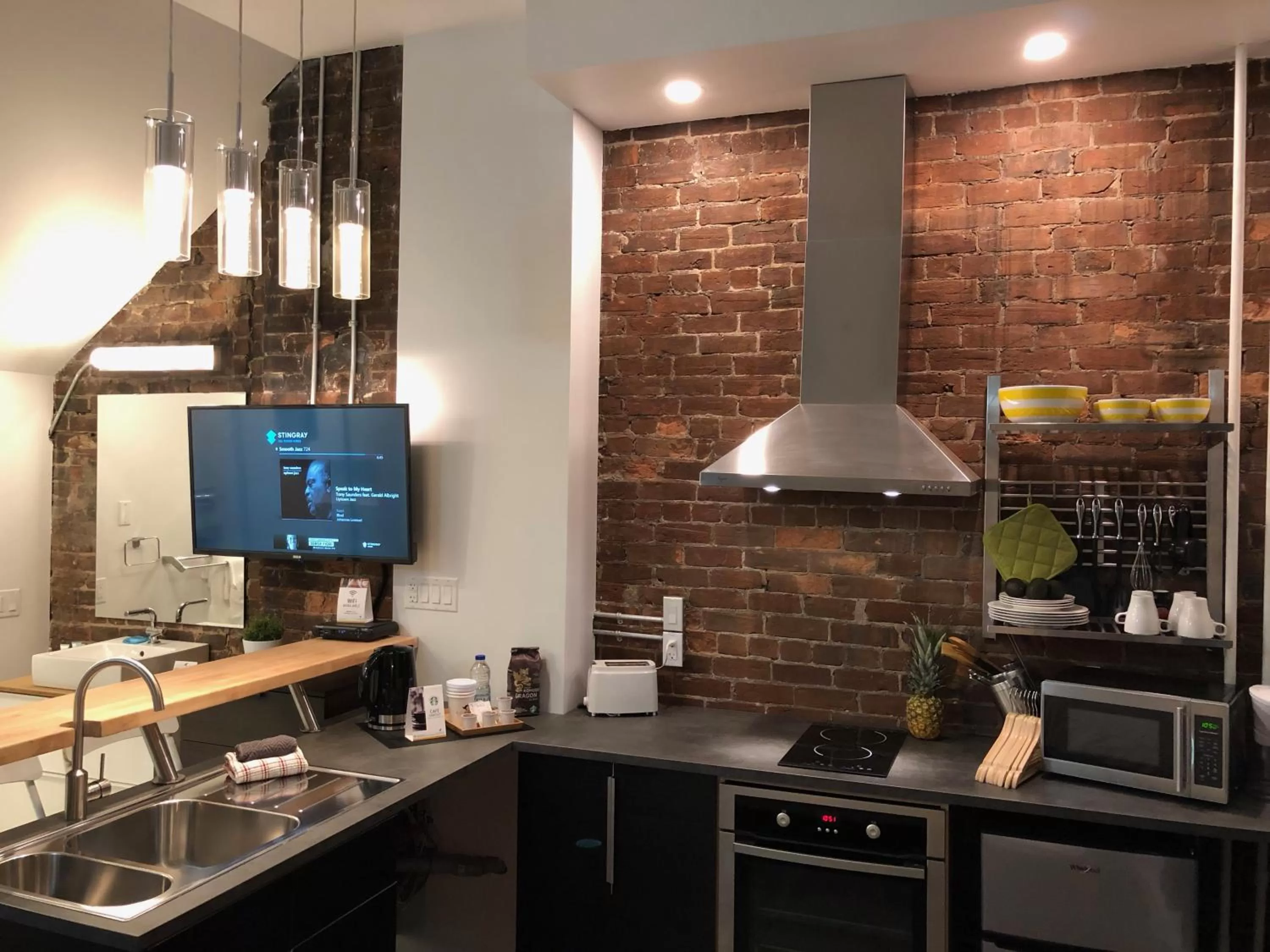 Kitchen or kitchenette, Kitchen/Kitchenette in Maison Évangéline by Bower Hotels & Suites