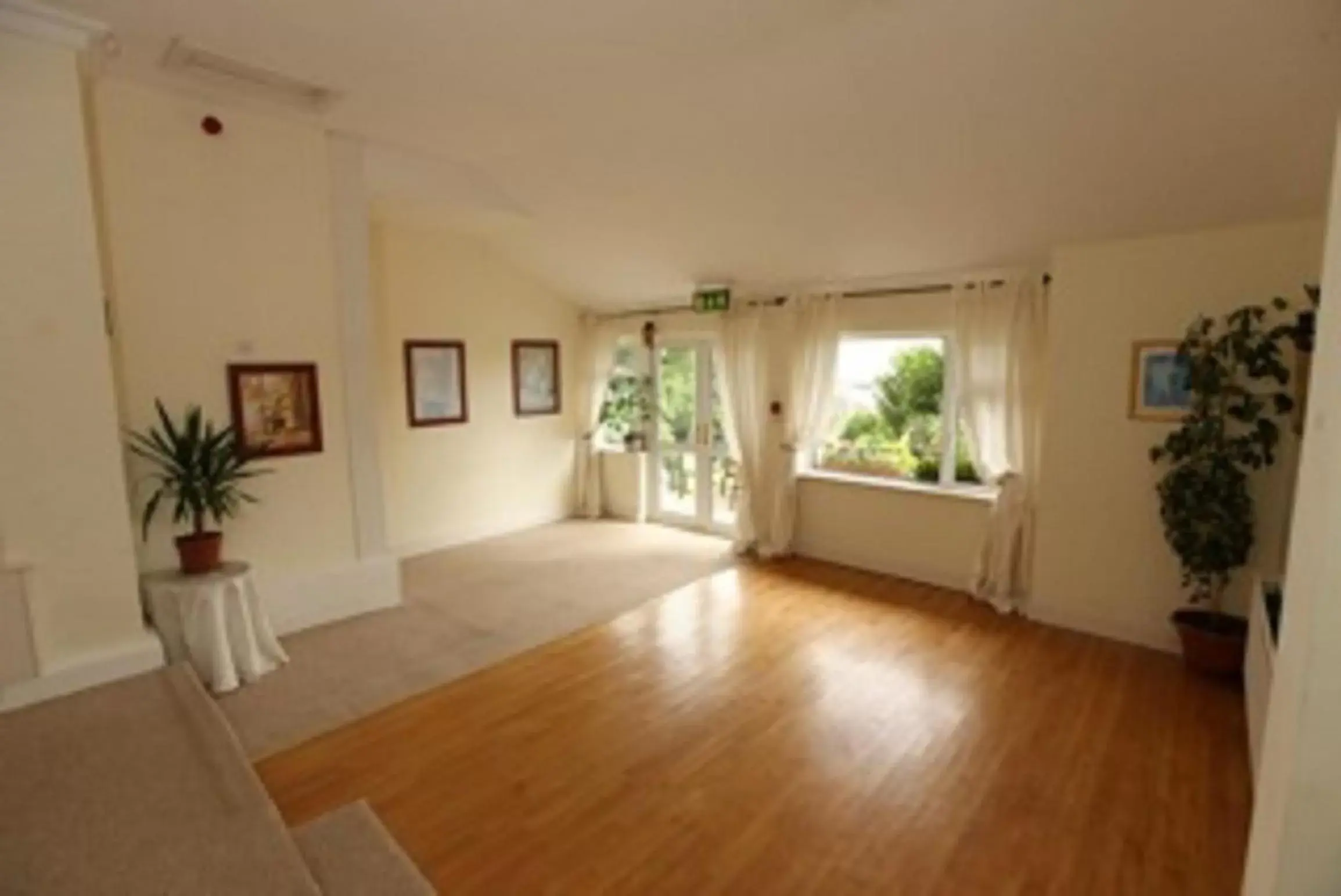 Dining area in Robin Hill House B&B