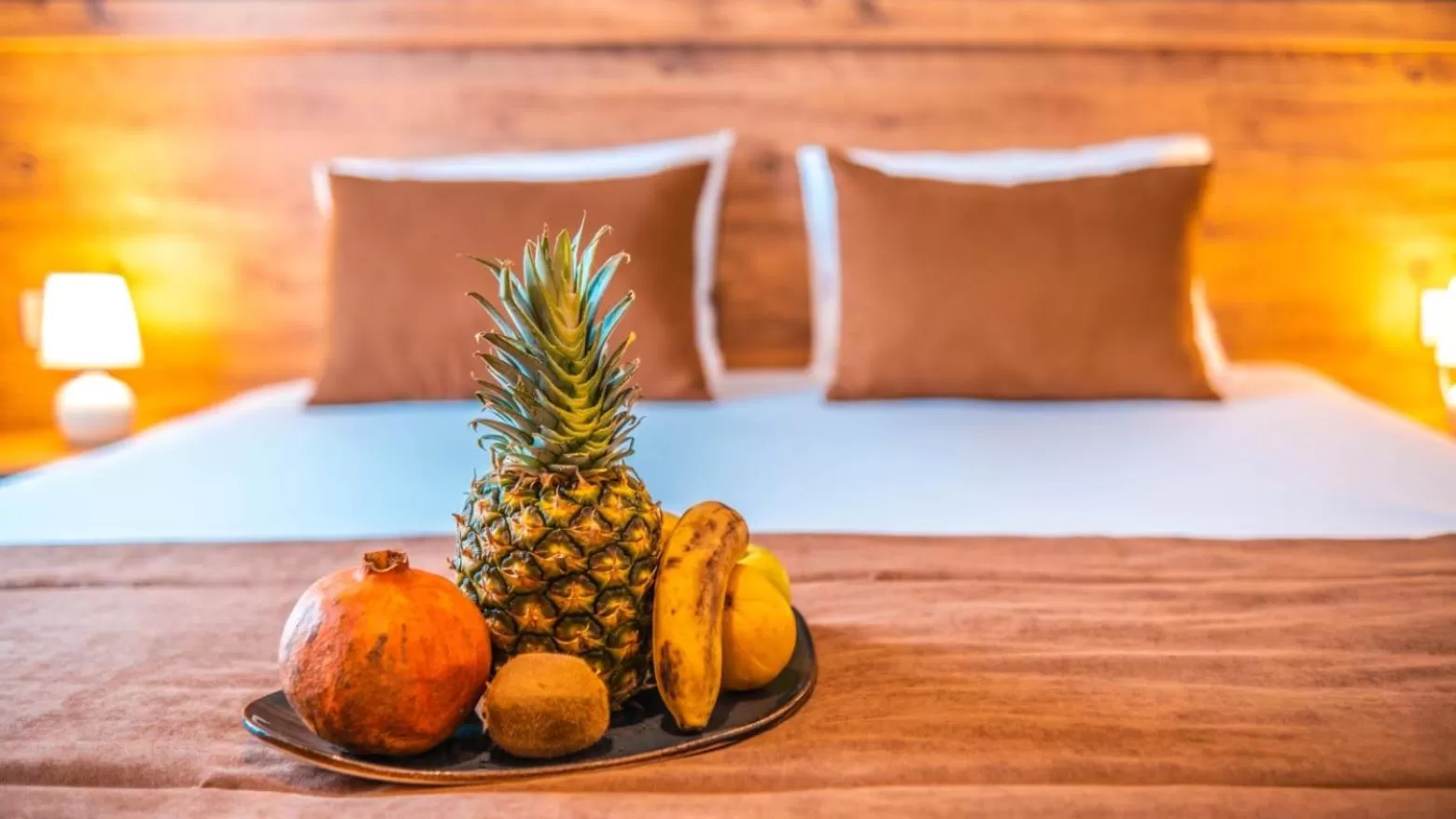 Bed, Food in BEETLE HOUSE COFFEE HOTEL