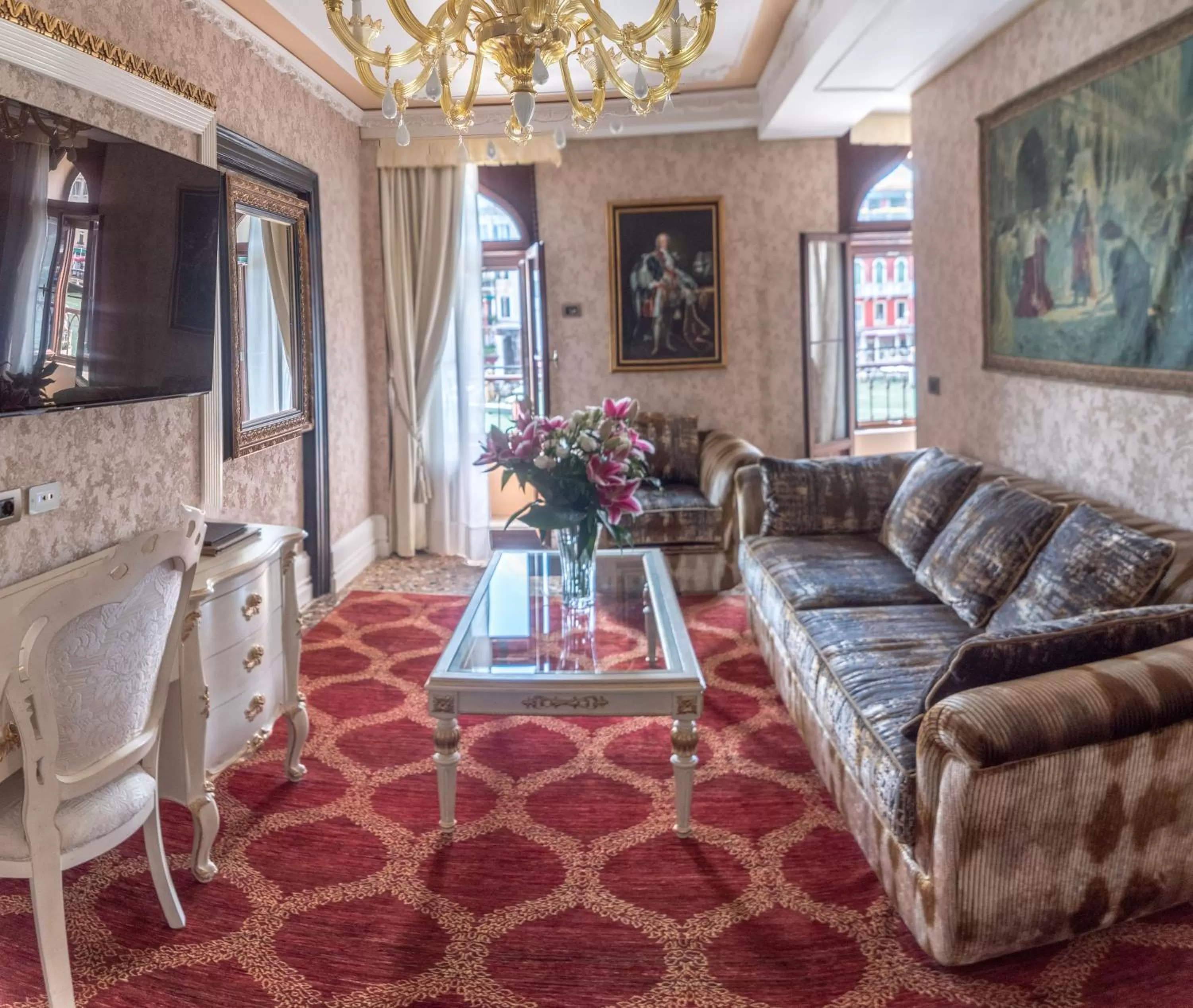 TV and multimedia in EGO' Boutique Hotel - The Silk Road