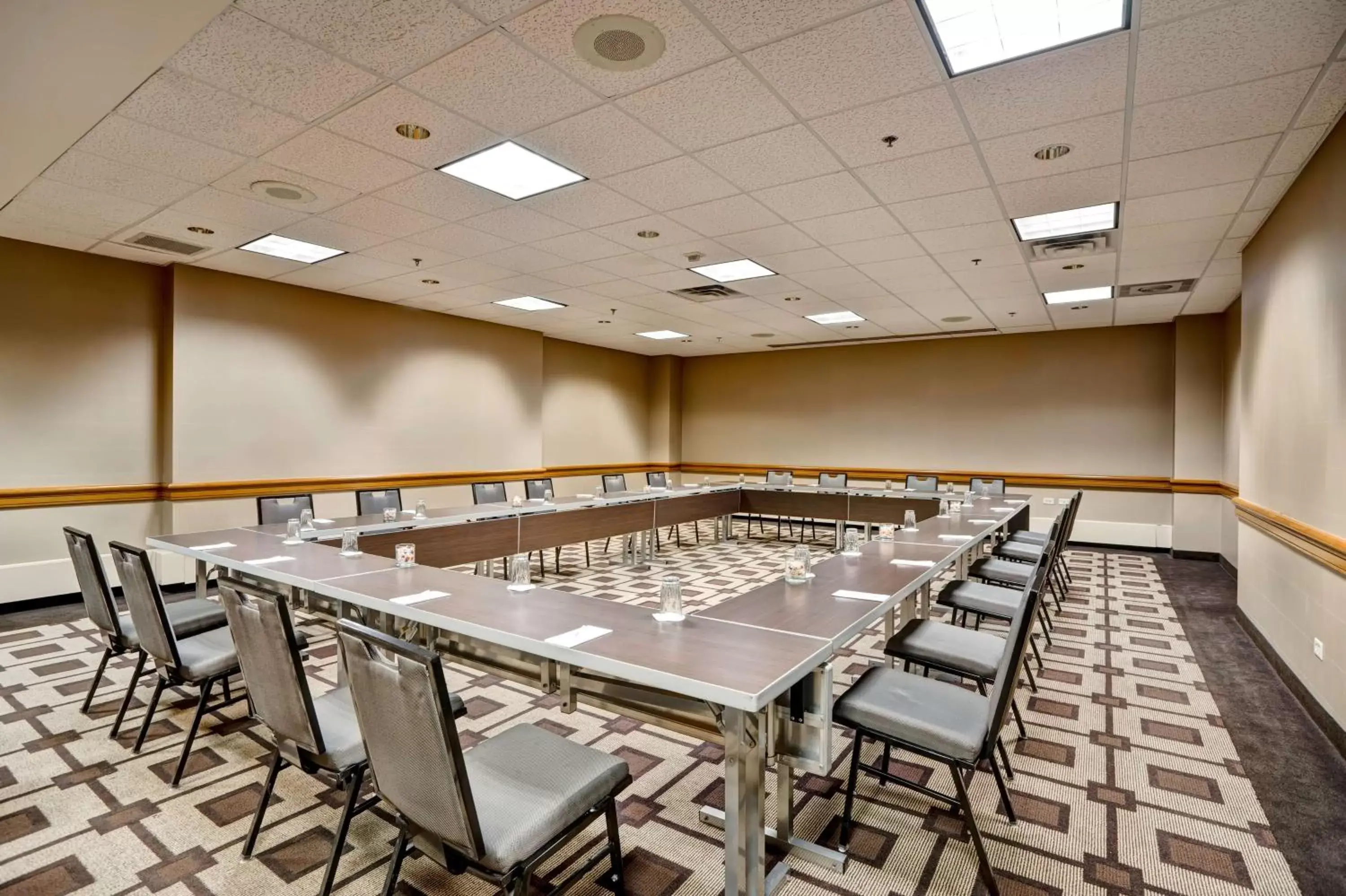 Meeting/conference room in Embassy Suites Chicago - Downtown River North