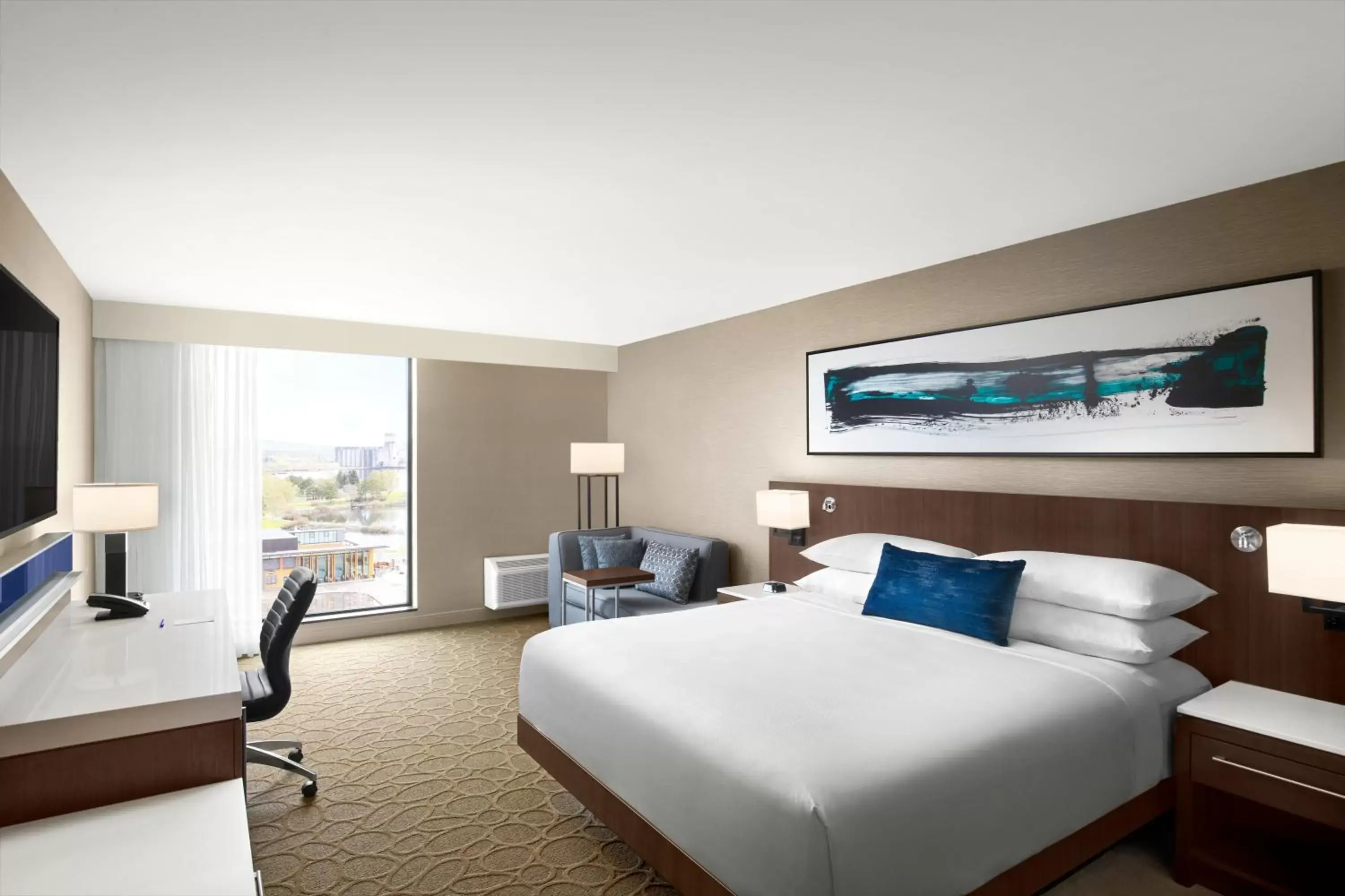 Bedroom in Delta Hotels by Marriott Thunder Bay