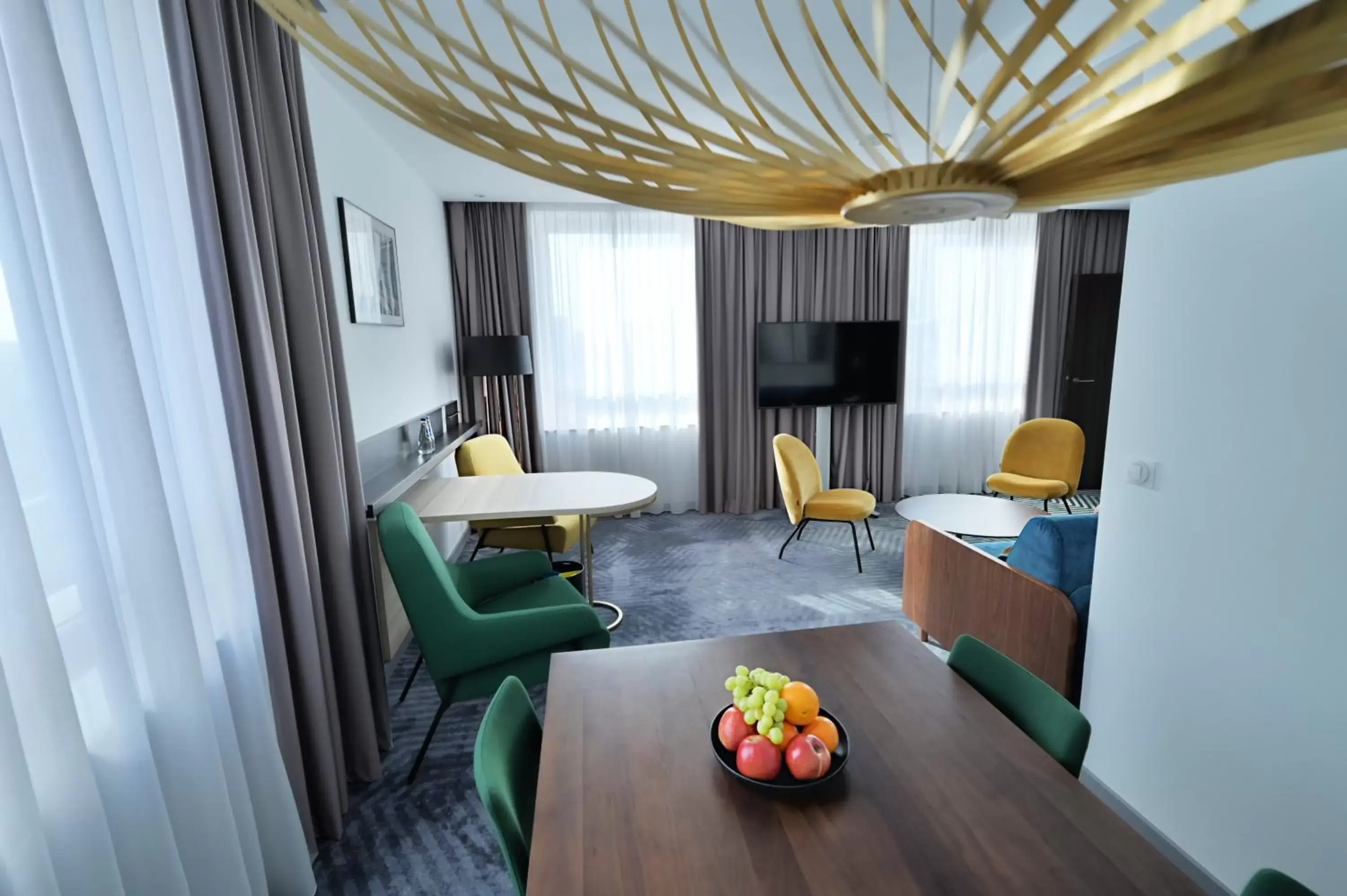 TV and multimedia in Mercure Warszawa Grand