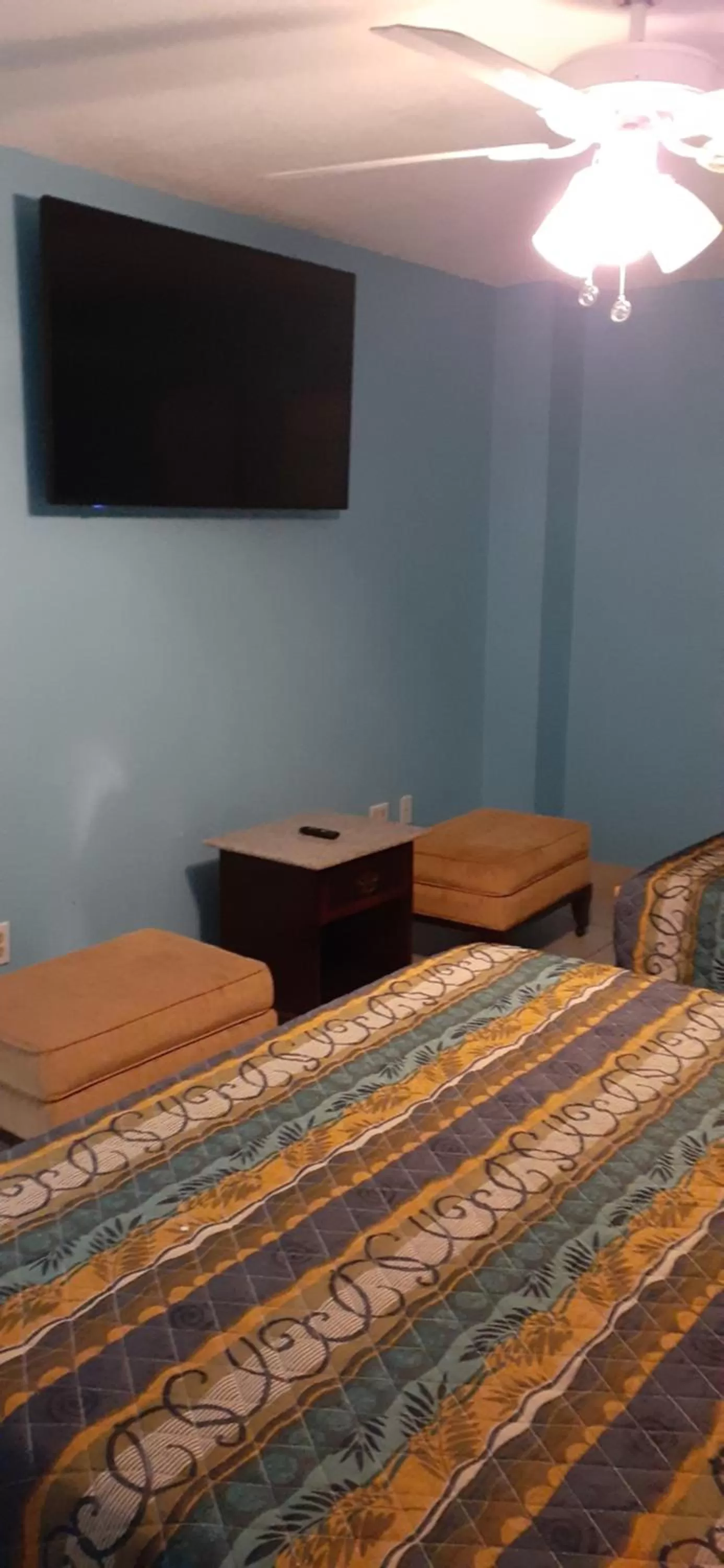 TV/Entertainment Center in Daytona Beach Hawaiian Inn