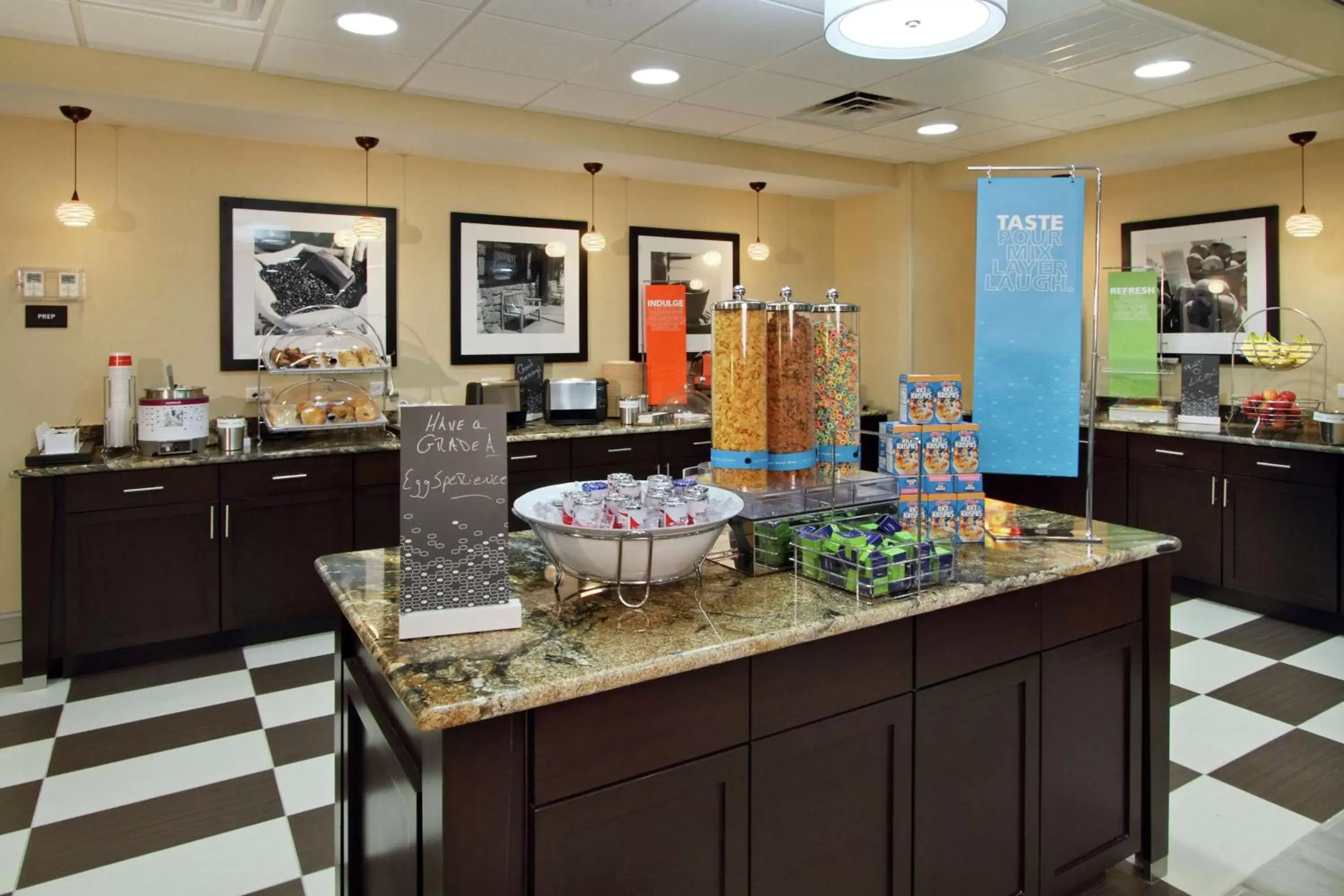 Dining area in Hampton Inn Richland/South Jackson