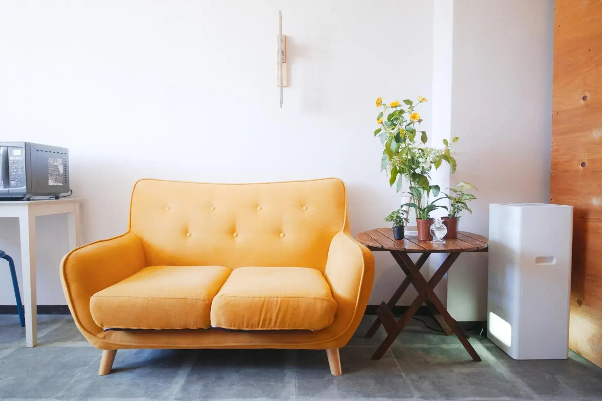 Photo of the whole room, Seating Area in Hostel Casa Noda Nagasaki