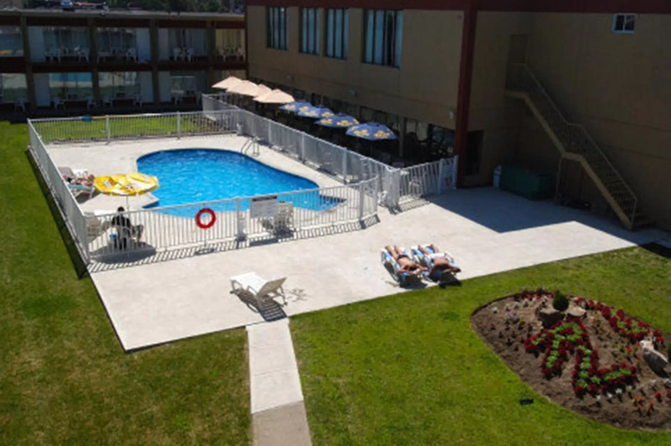 Swimming pool, Pool View in Auberge Royal Versailles