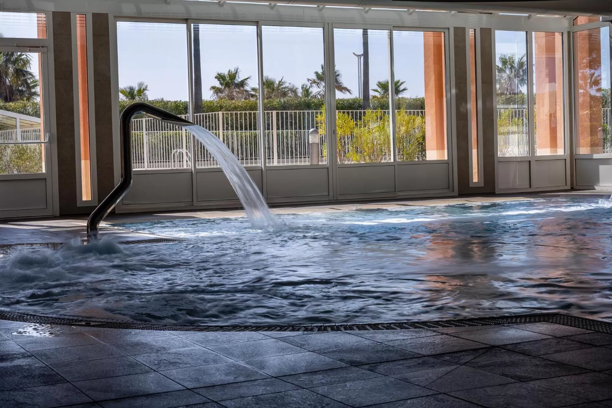 Swimming pool in Mercure Thalasso & Spa Port Fréjus