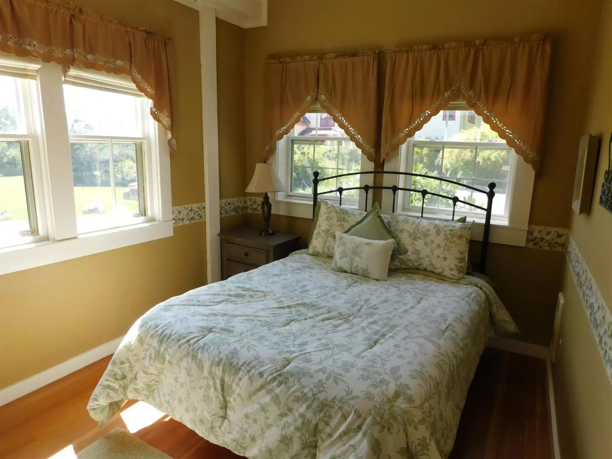 Bedroom, Bed in Dominion Hill Country Inn