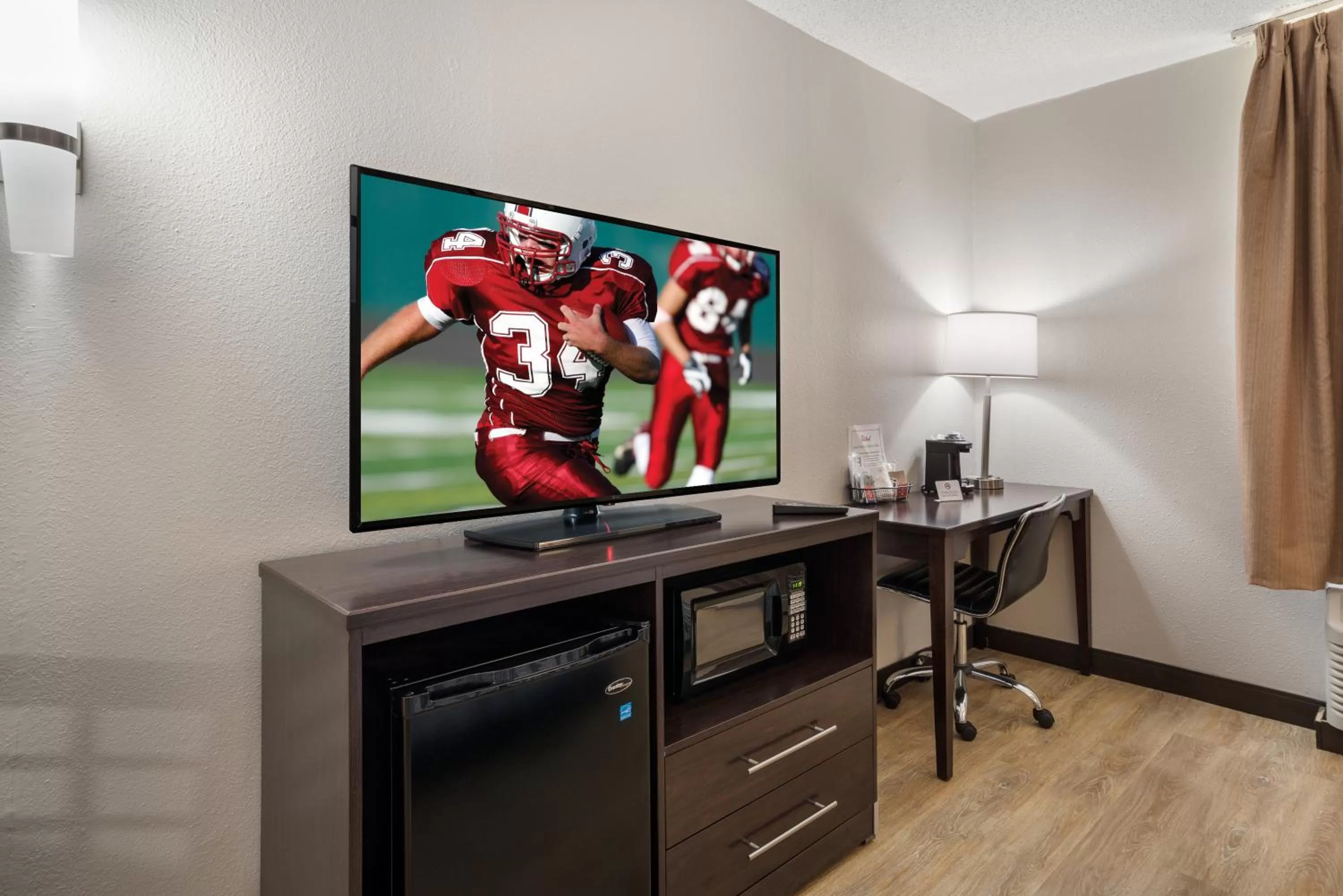 Photo of the whole room in Red Roof Inn & Suites Jacksonville, NC