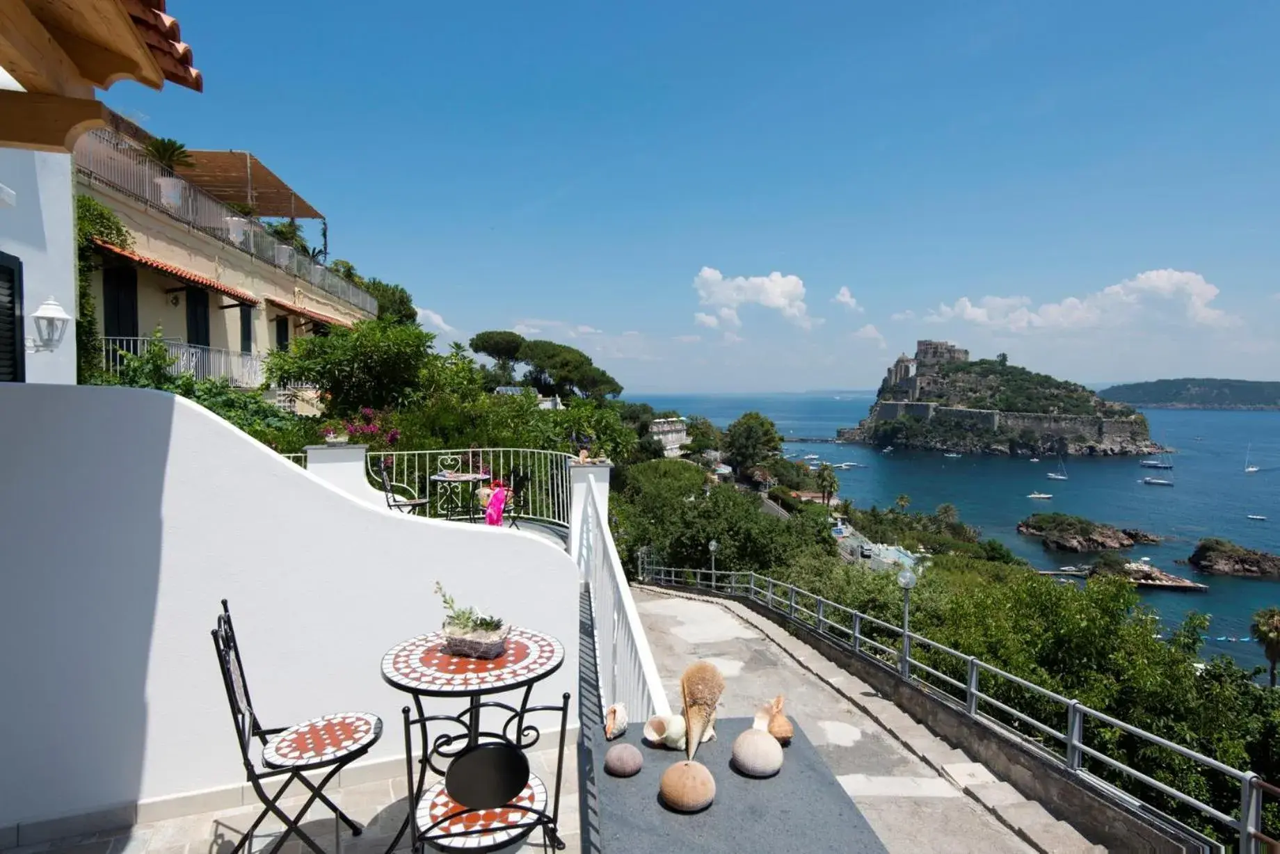 Landmark view, Balcony/Terrace in Hotel Giardino Delle Ninfe E La Fenice