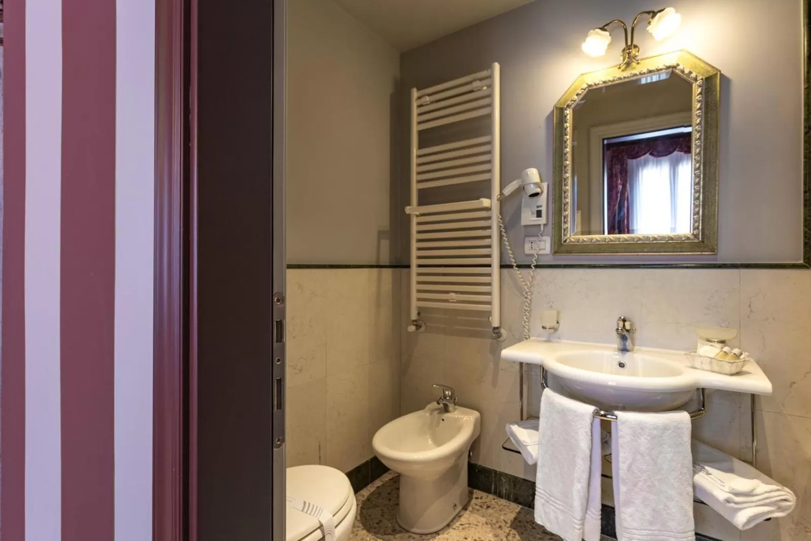 Decorative detail in Hotel Tiziano