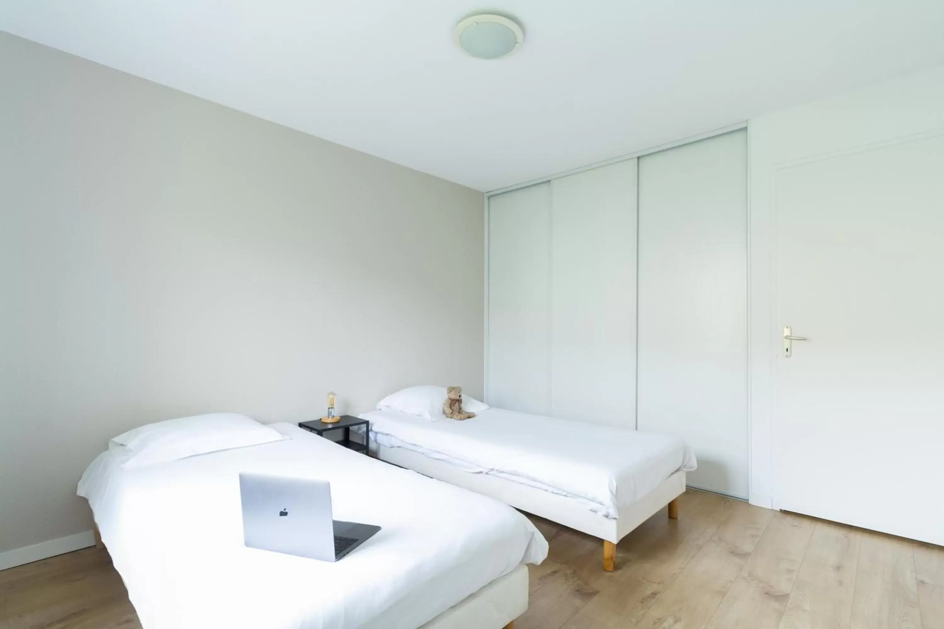 Bedroom, Bed in Garden & City Lyon - Lissieu