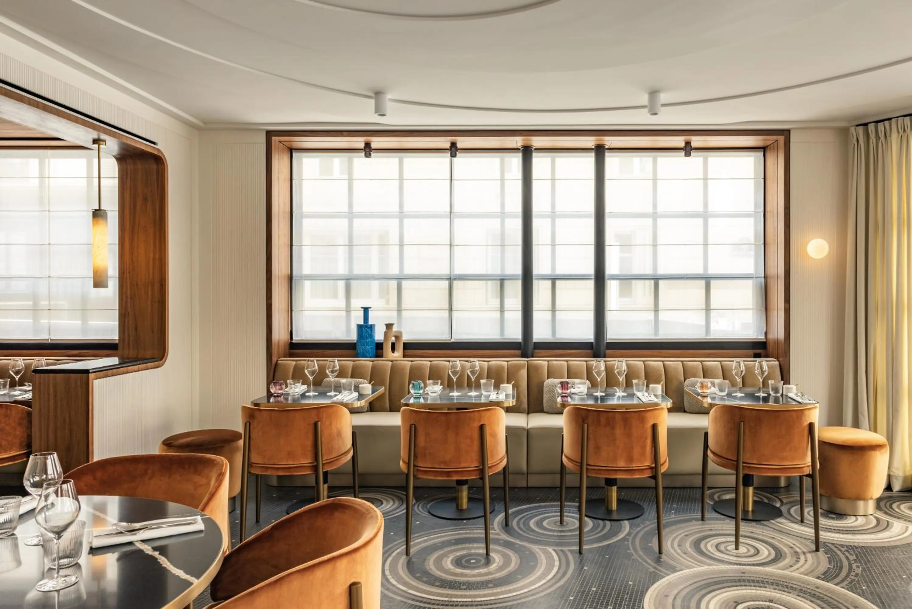 Restaurant/places to eat in Pavillon Faubourg Saint-Germain & Spa