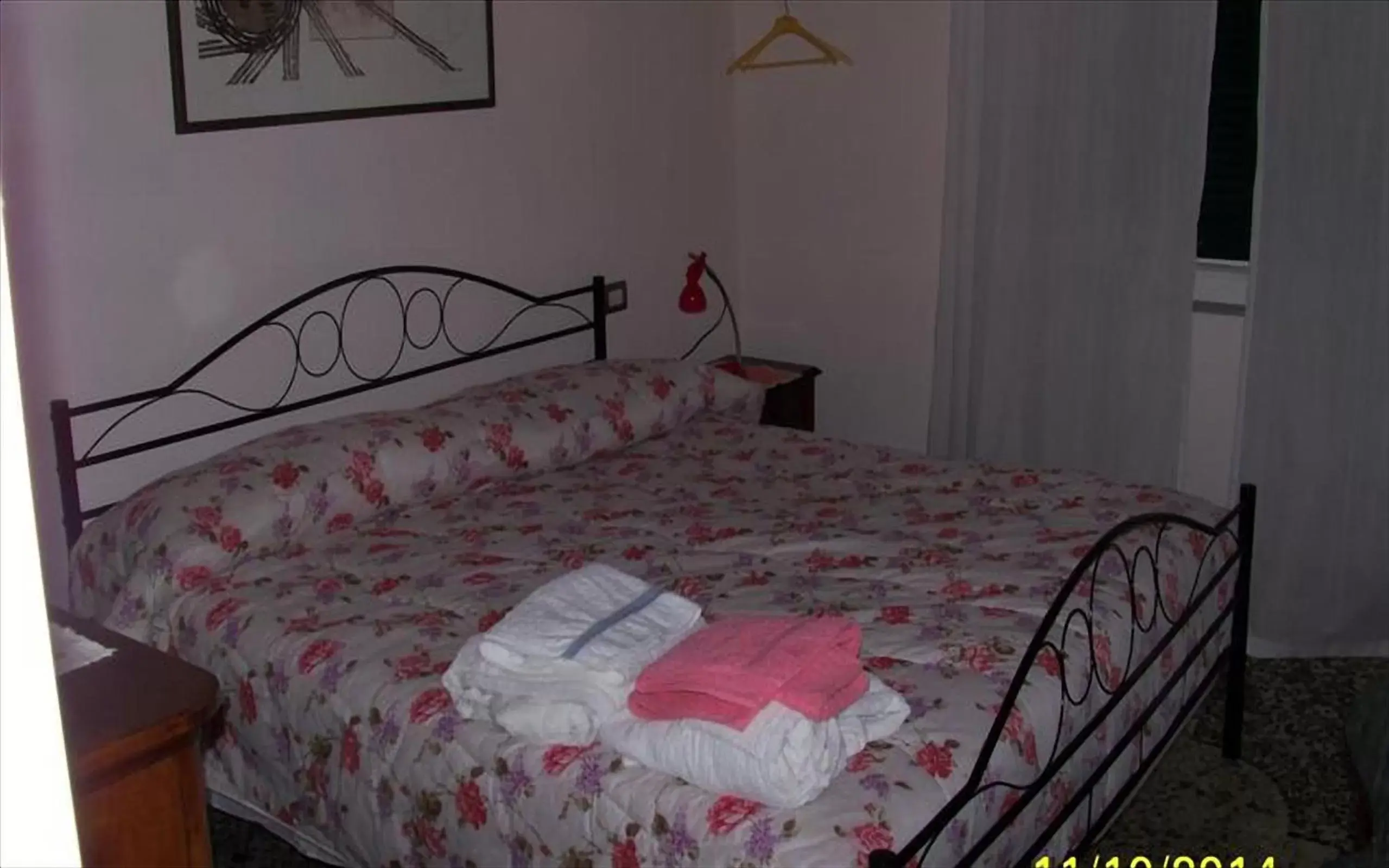 Photo of the whole room, Bed in B&B Portobello