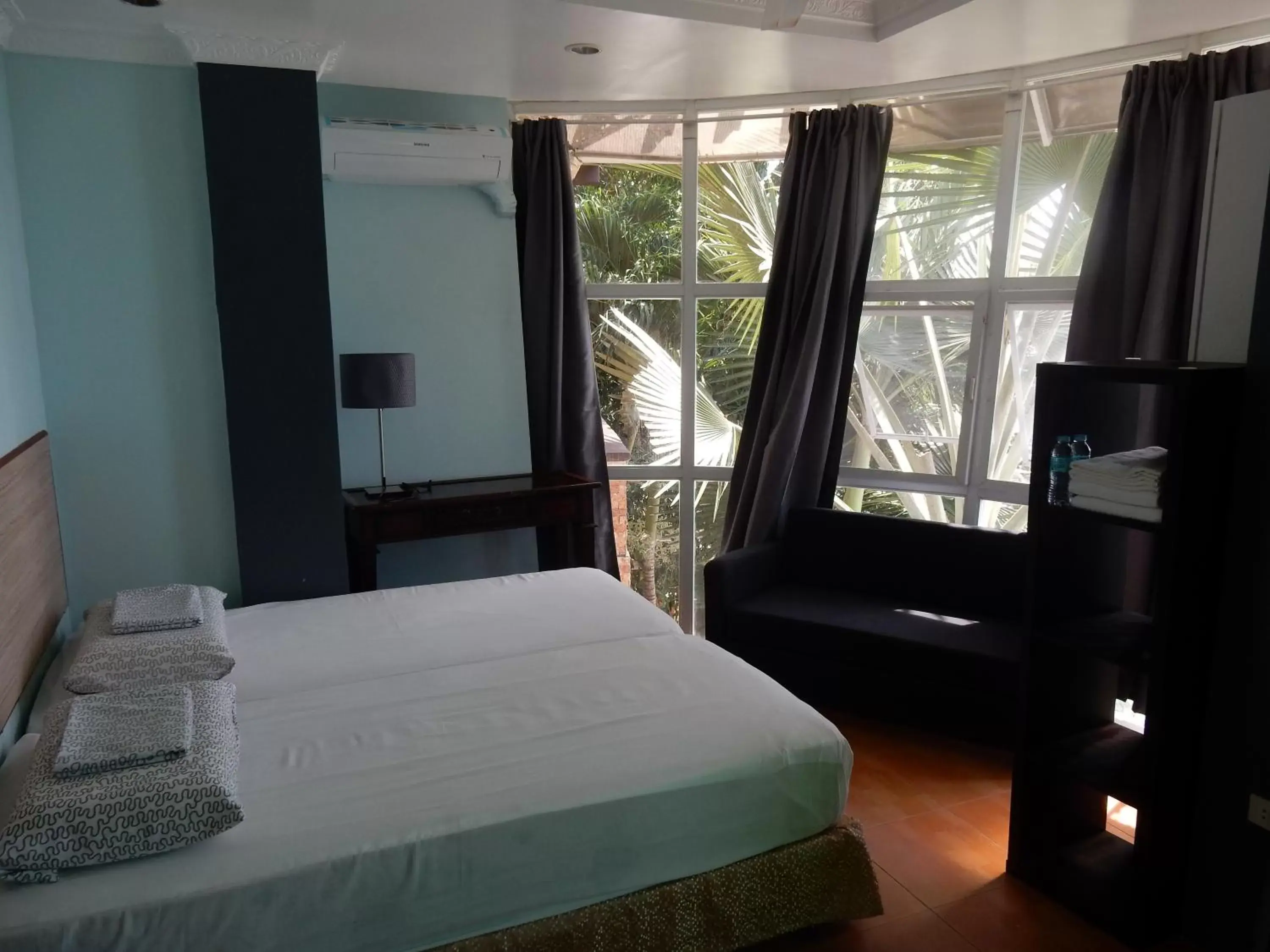 Bed in Oslob Seafari Resort