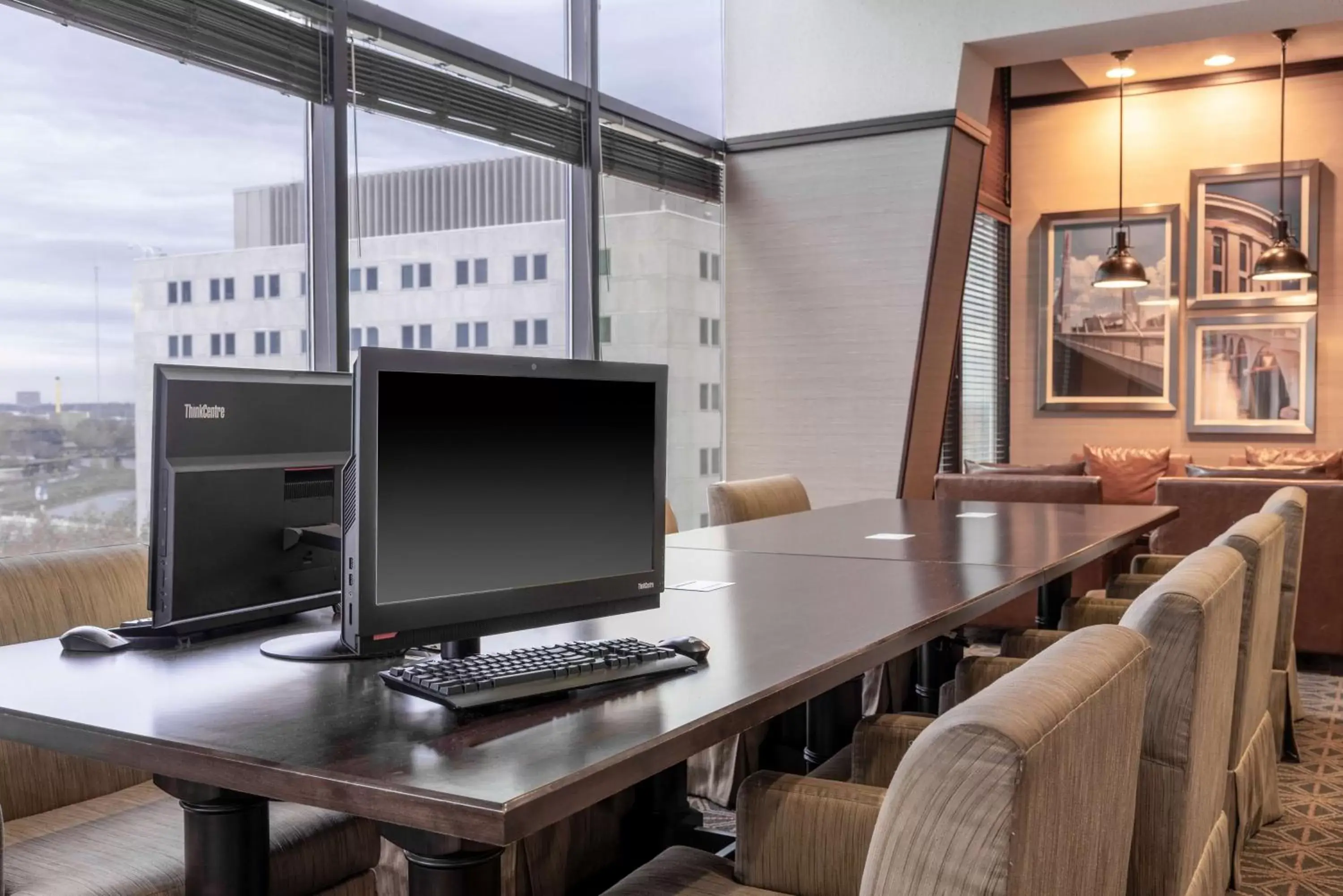 Business facilities, TV/Entertainment Center in DoubleTree Suites by Hilton Hotel Columbus Downtown