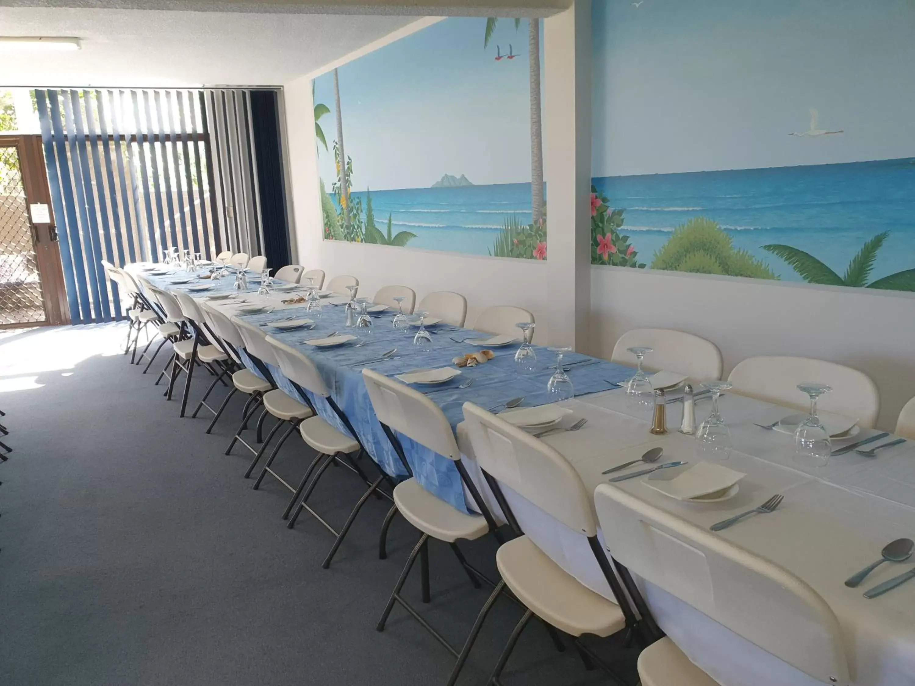 Banquet/Function facilities, Restaurant/Places to Eat in South Seas Motel