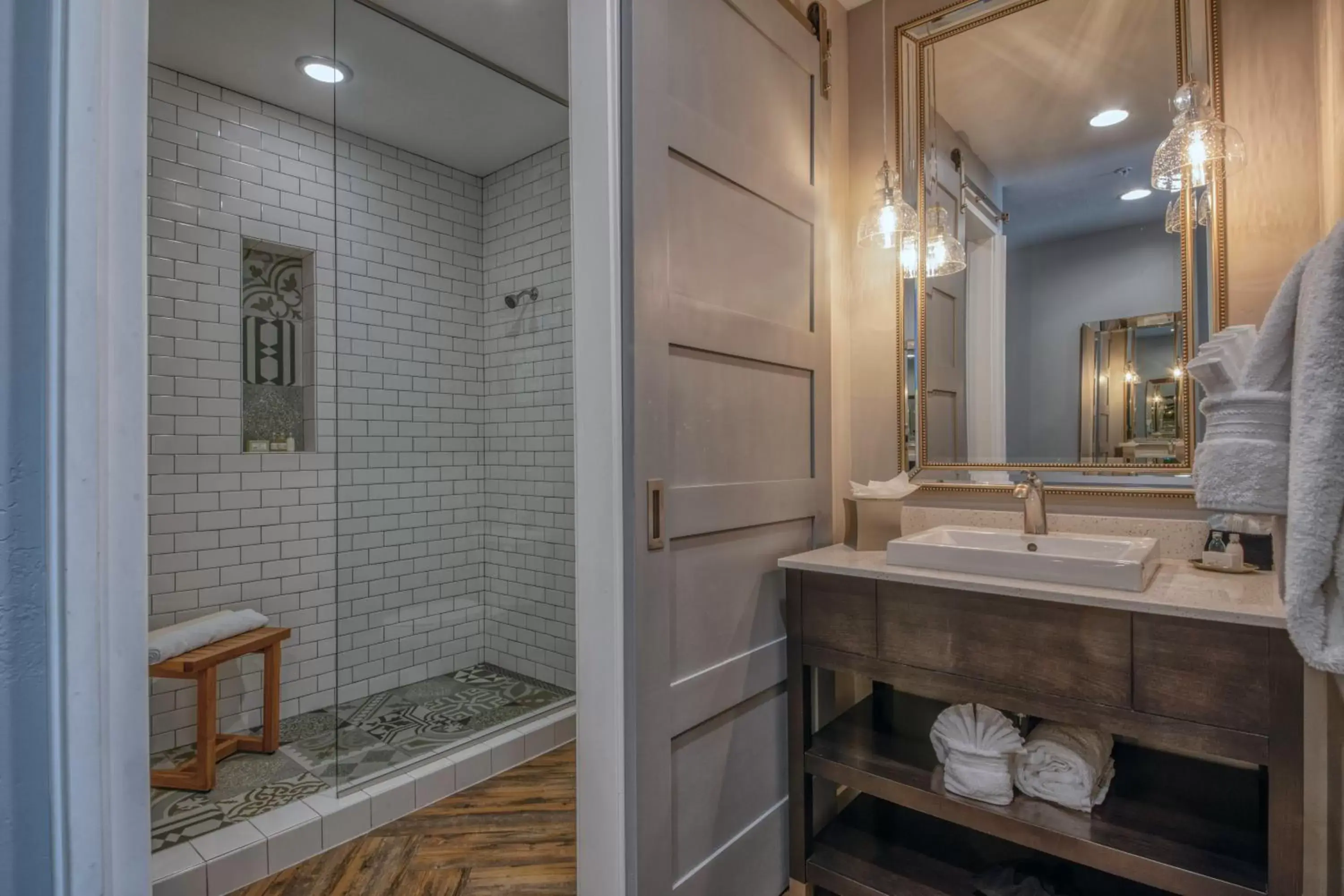 Bathroom in The Tavern Hotel