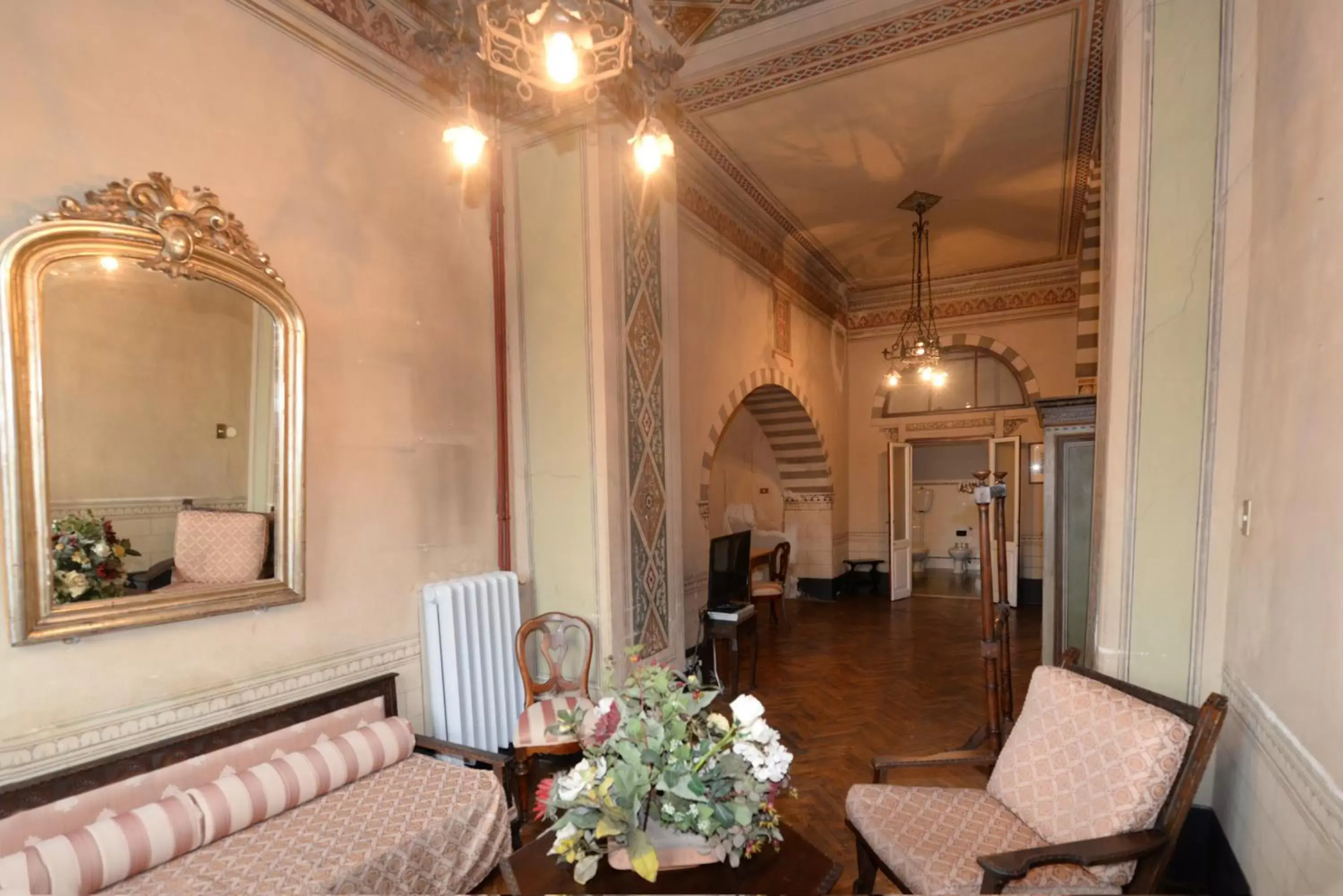 Living room, Seating Area in Royal Victoria Hotel