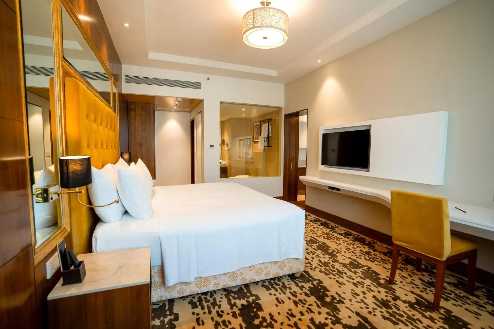 Bedroom, Bed in Radisson Blu Pune Hinjawadi