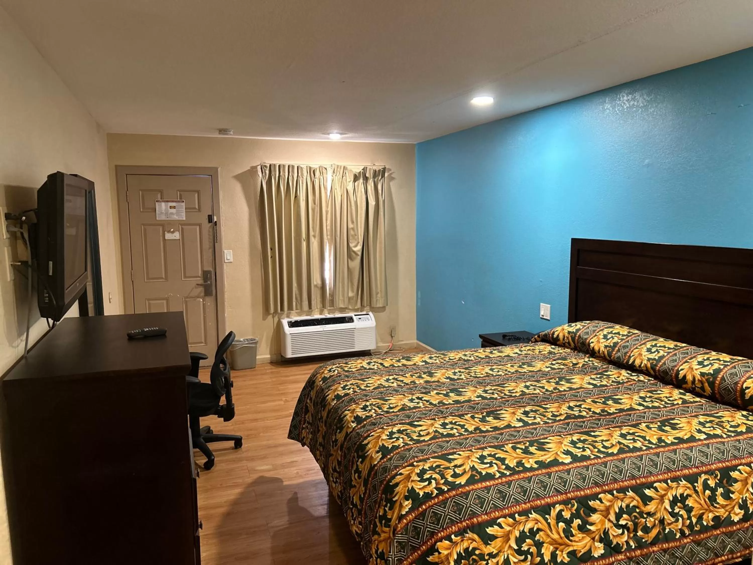 Bedroom in Blue Star inn