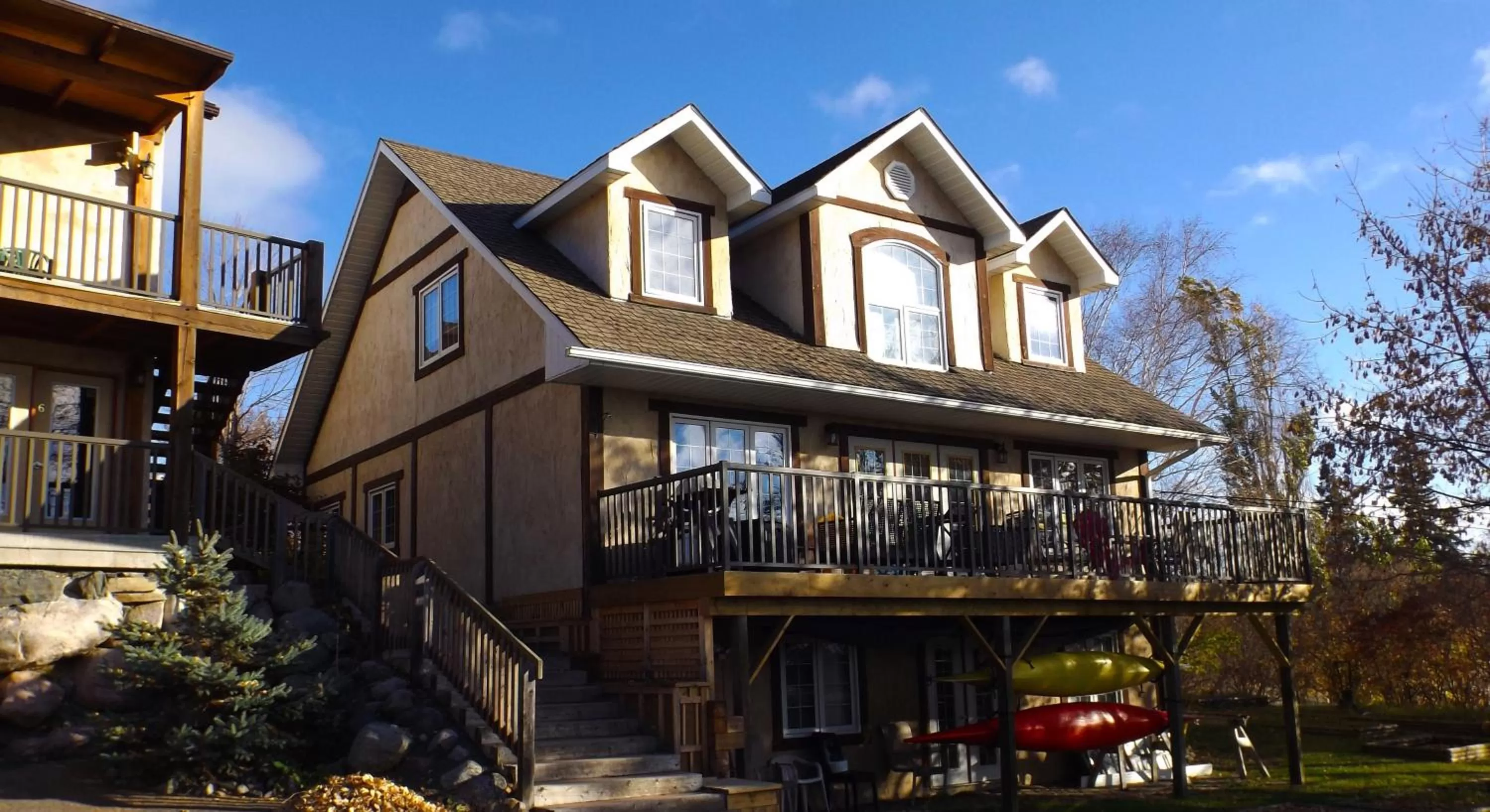 Facade/entrance in Timberland Inn