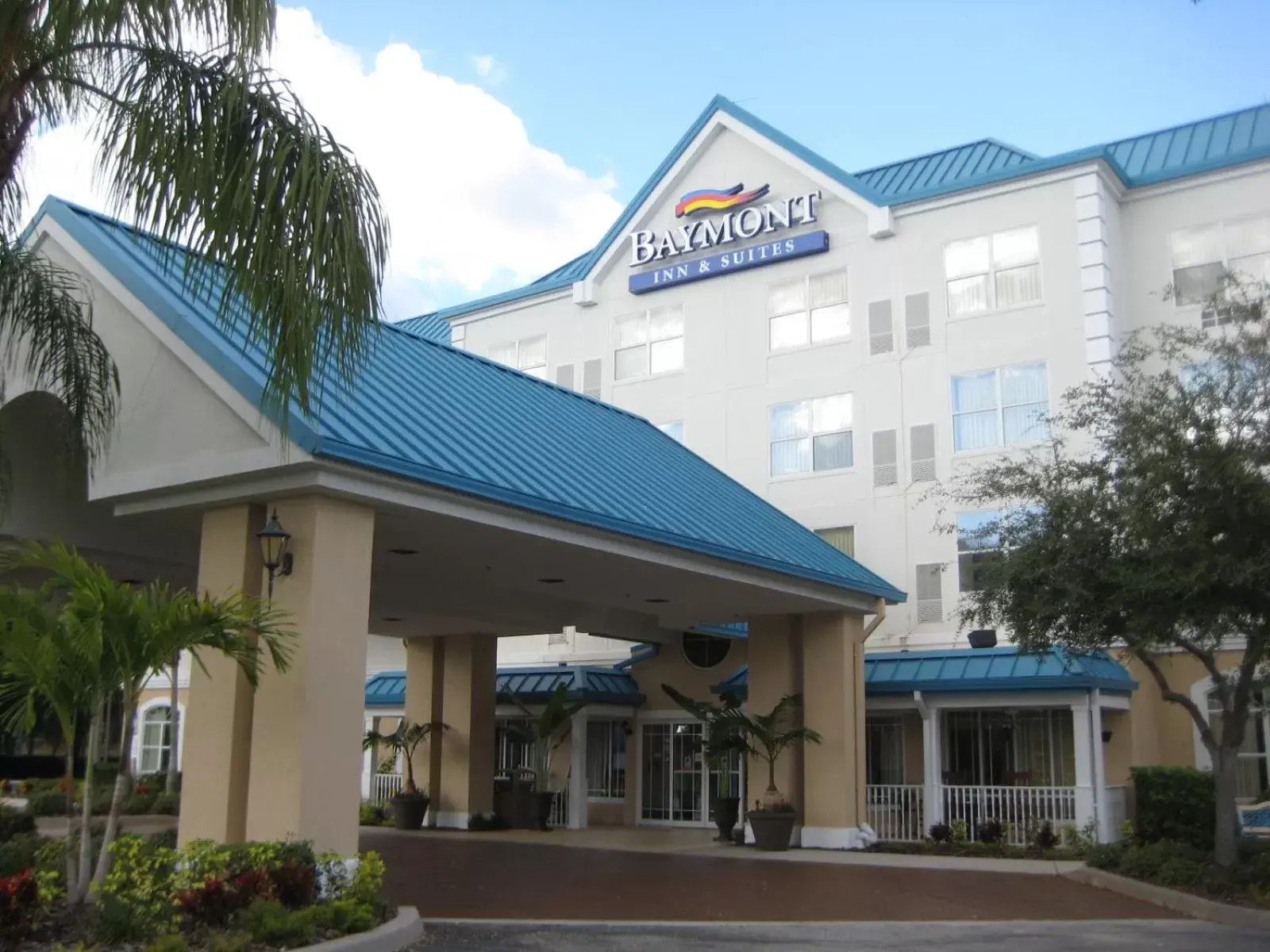 Property Building in Baymont by Wyndham Fort Myers Airport