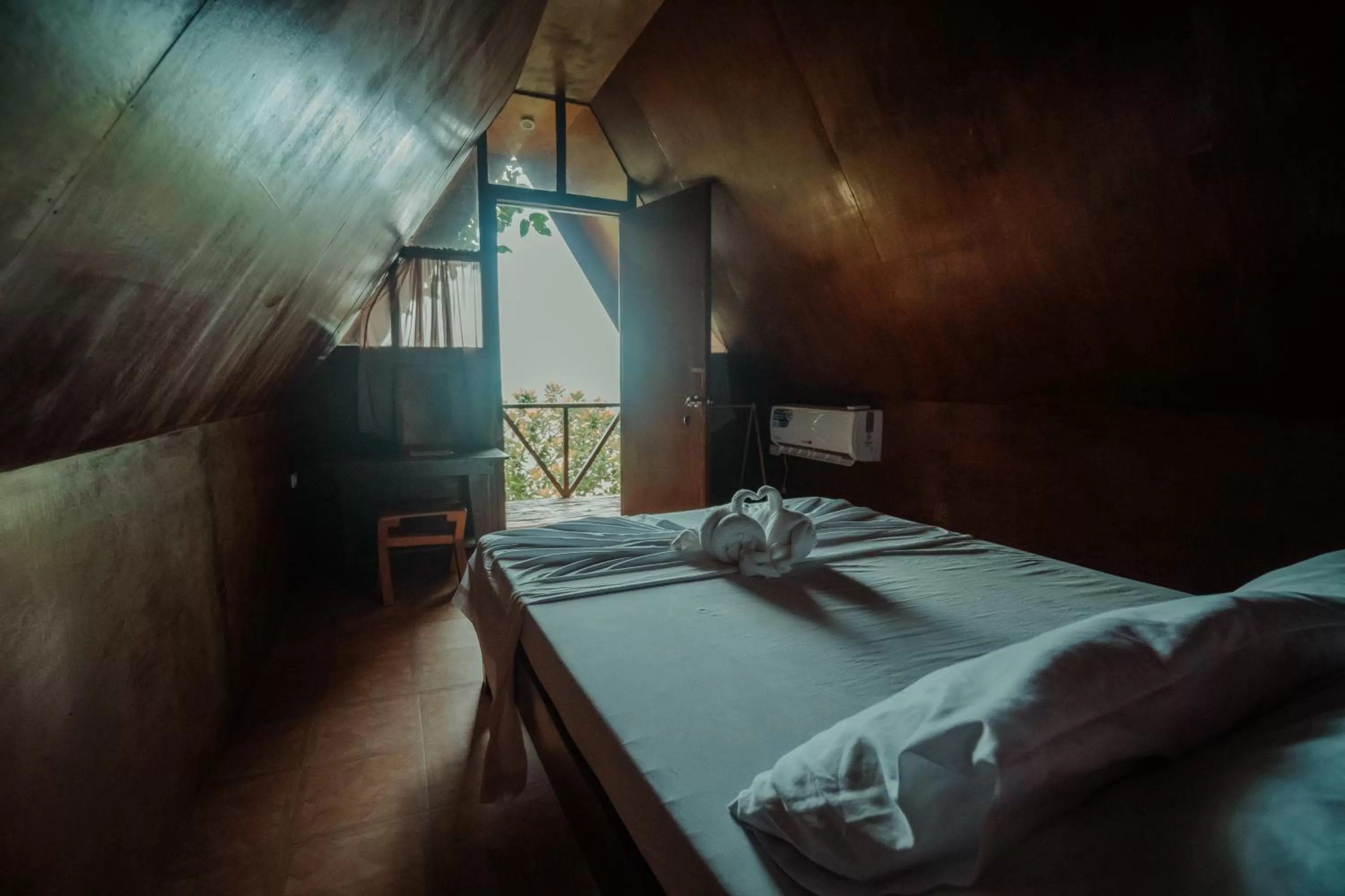 Bed in Cocovana Beach Resort