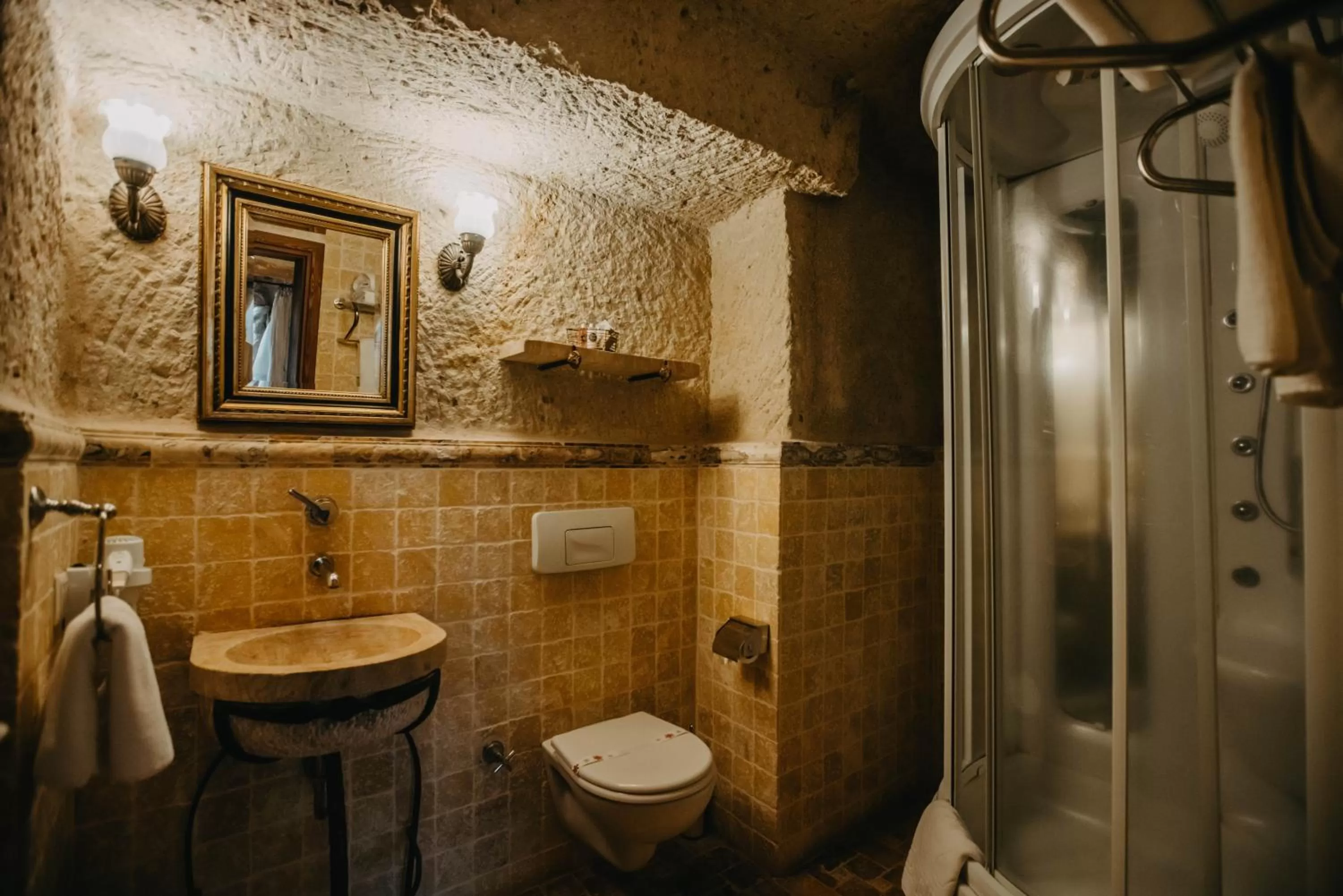 Bathroom in Melekler Evi Cave Hotel