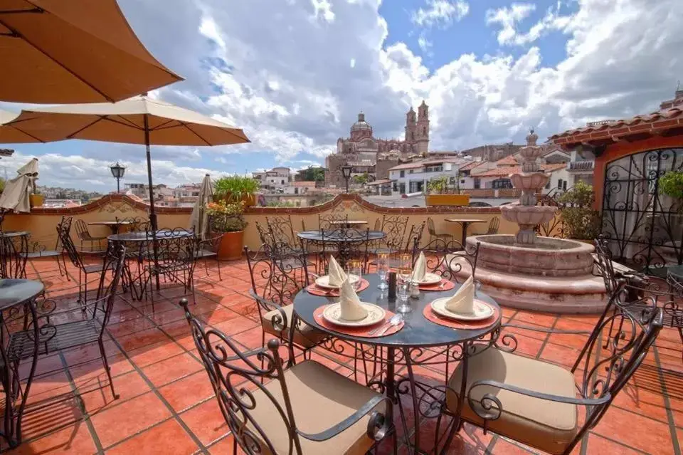 Restaurant/Places to Eat in Hotel Posada San Javier