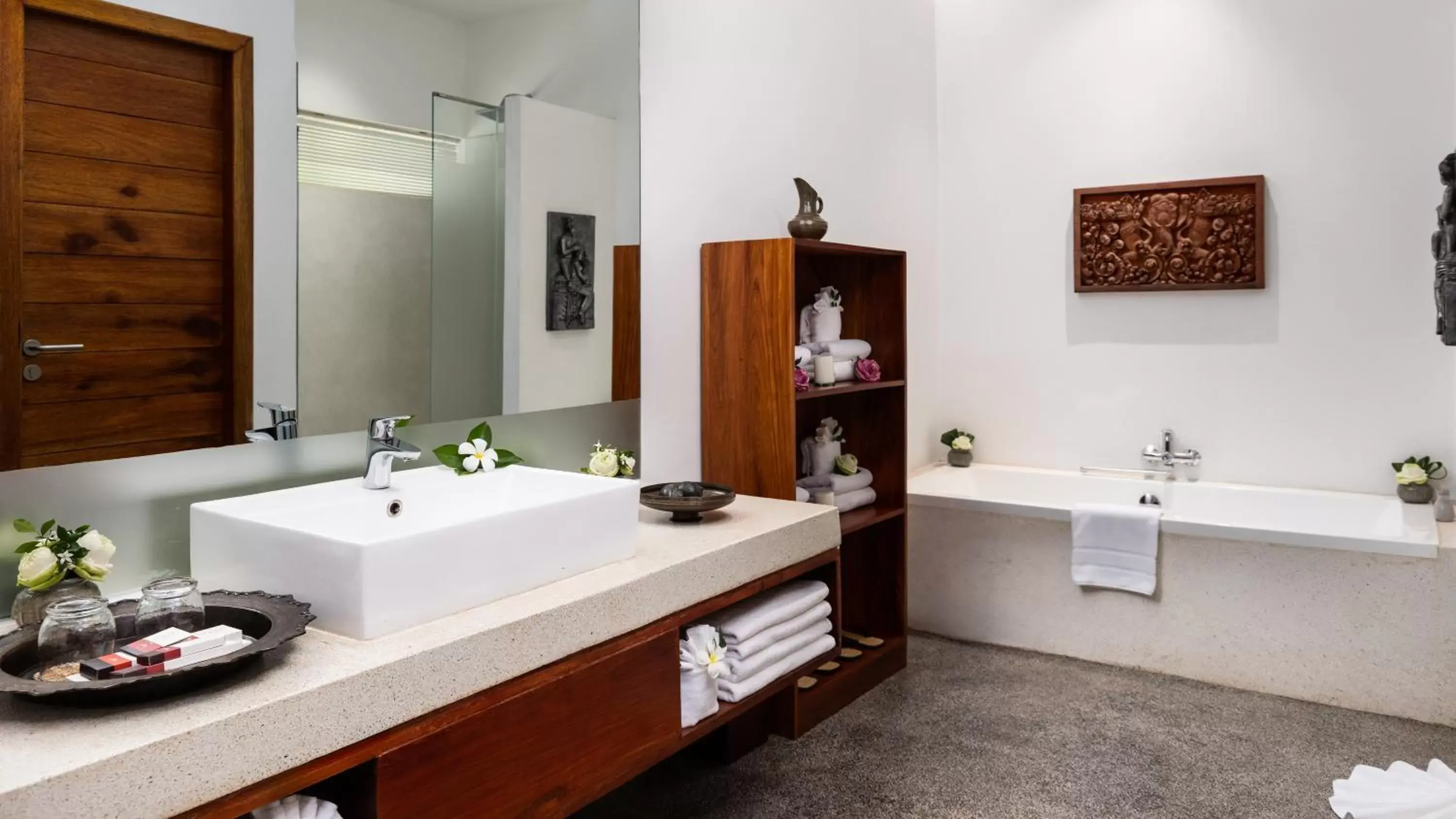 Bathroom in Lynnaya Urban River Resort