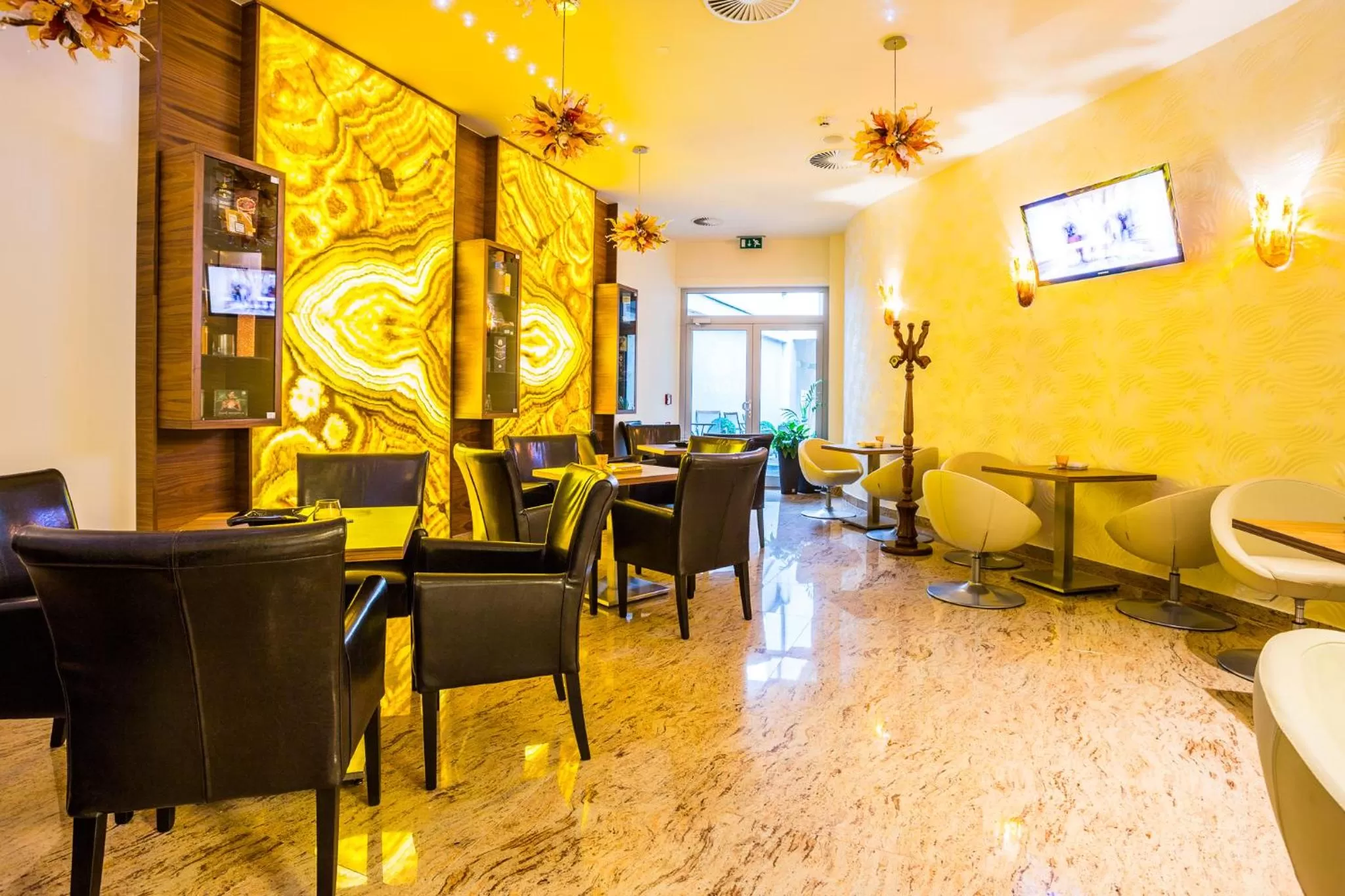 Lounge or bar in WELLNESS HOTEL LÖWE