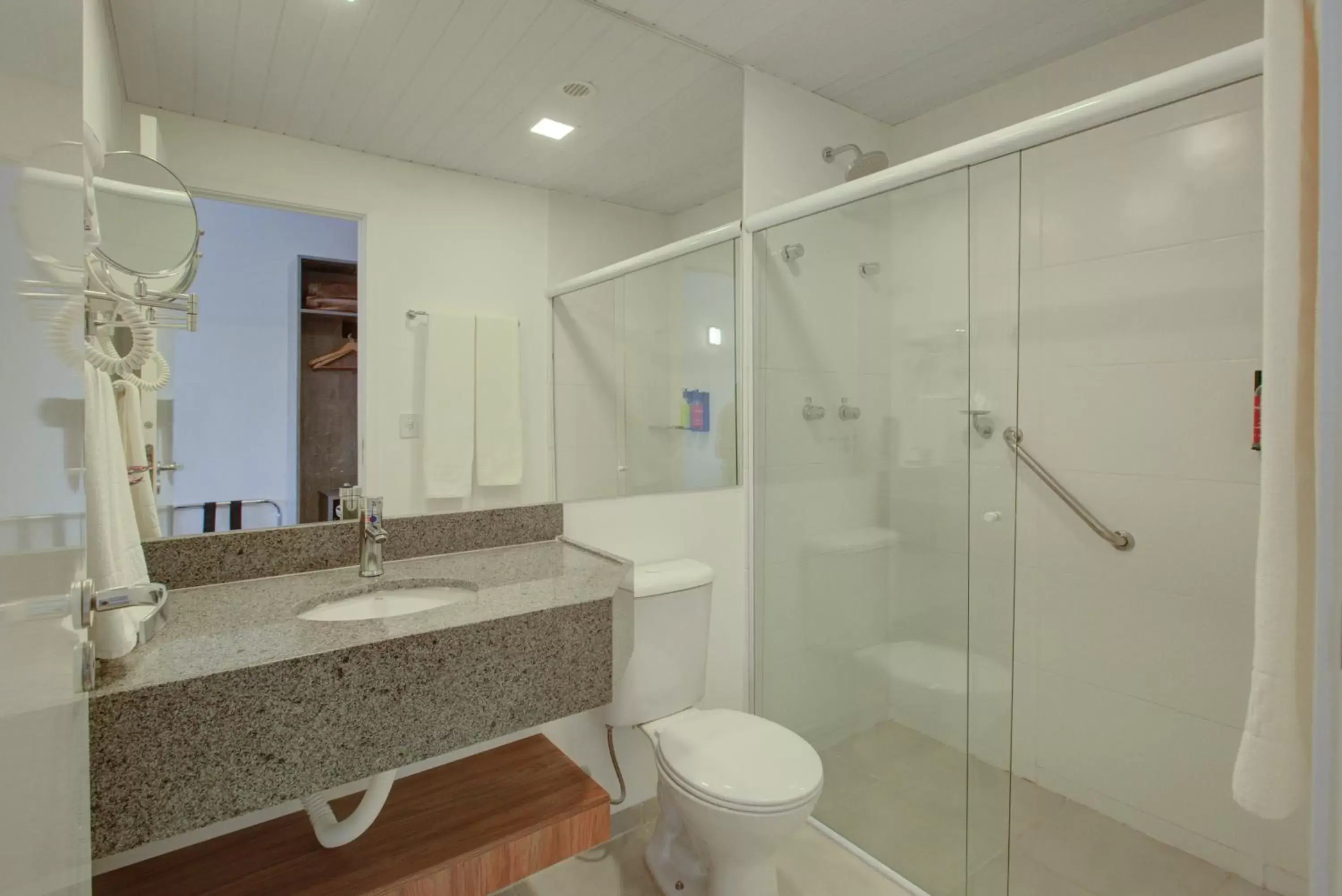 Bathroom in Ramada Encore Cruzeiro