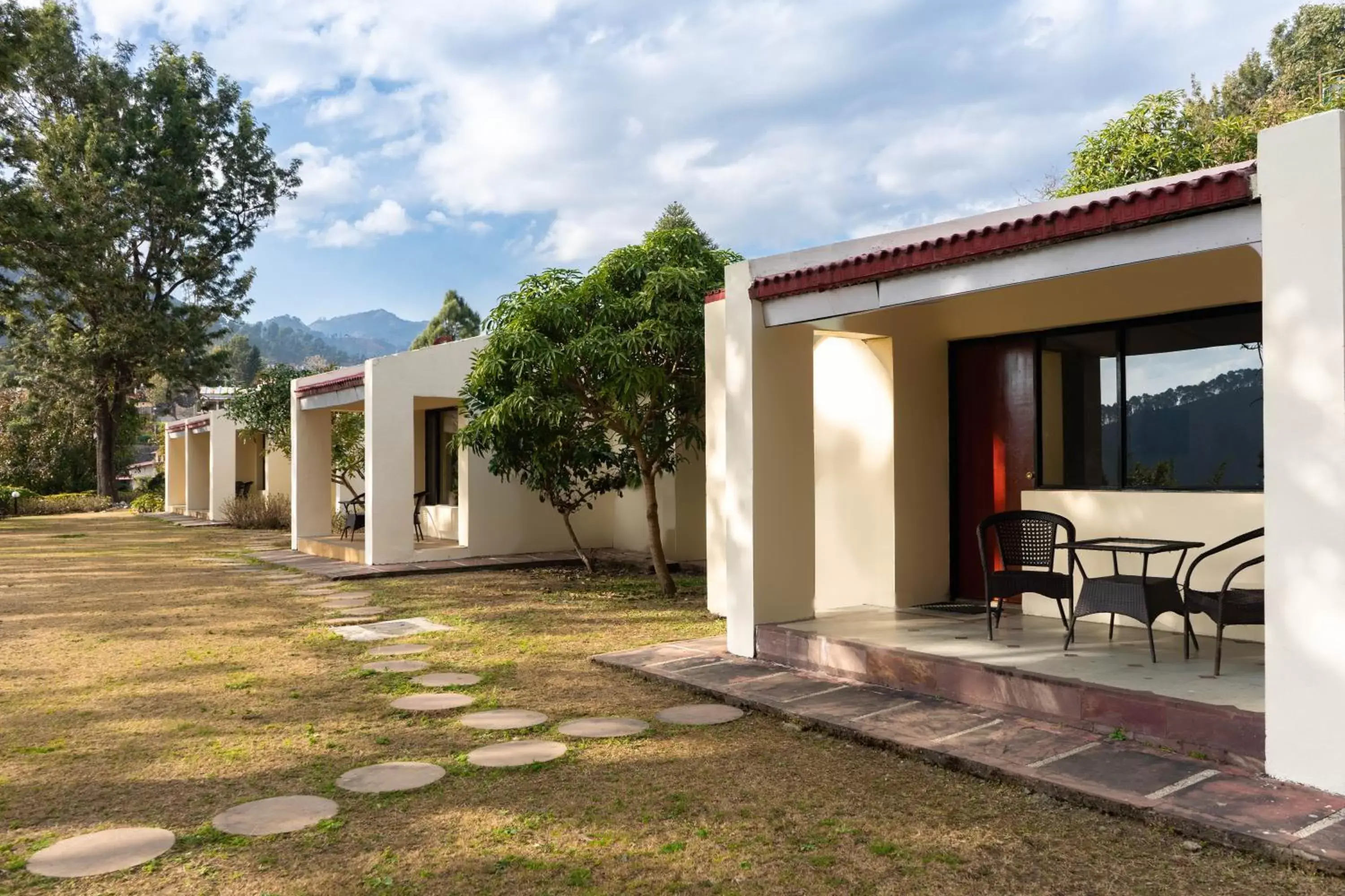 Facade/entrance in Country Inn Nature Resort Bhimtal Facade/entrance in Country Inn Nature Resort Bhimtal