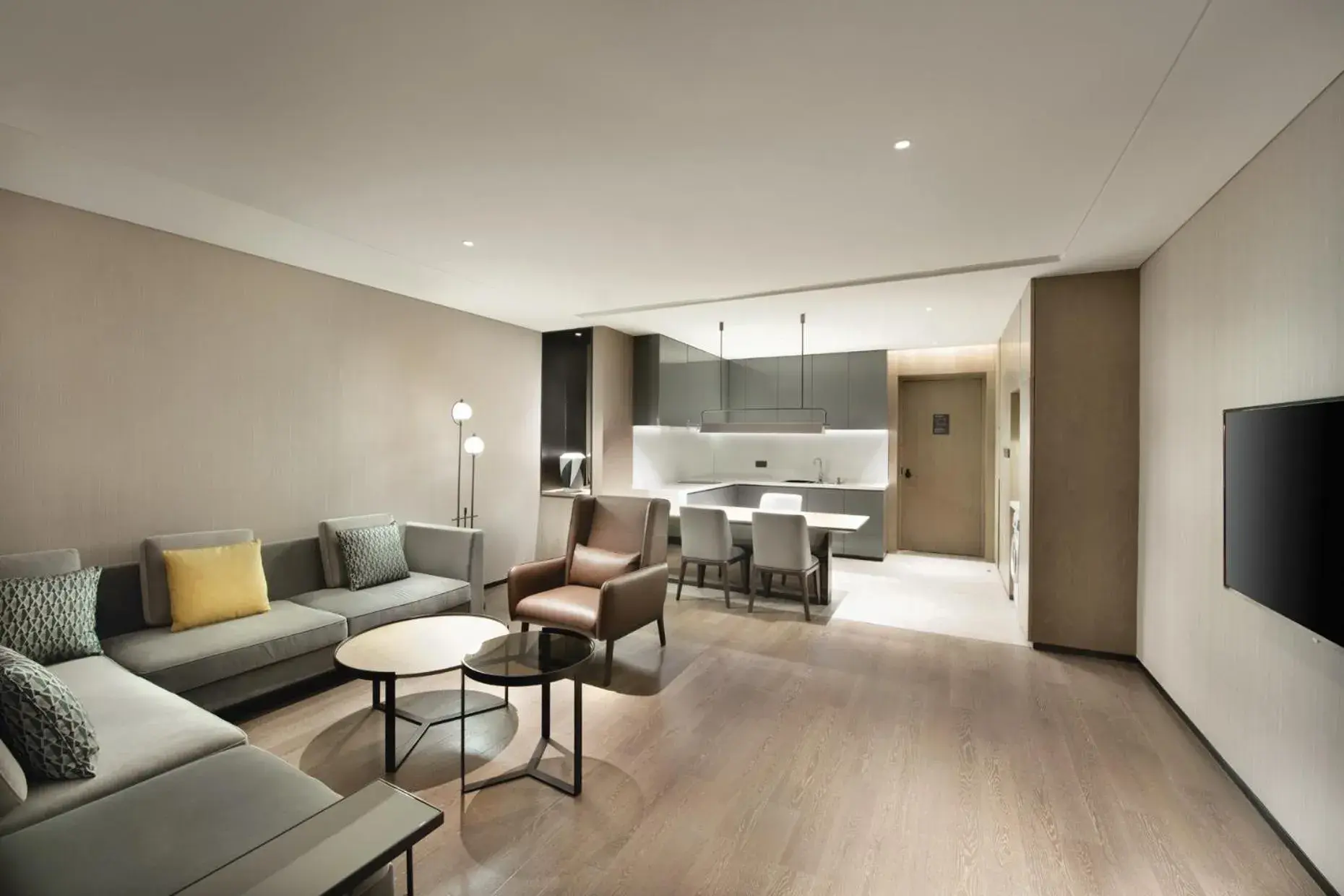 Kitchen or kitchenette, Seating Area in Crowne Plaza Hangzhou Science City, an IHG Hotel