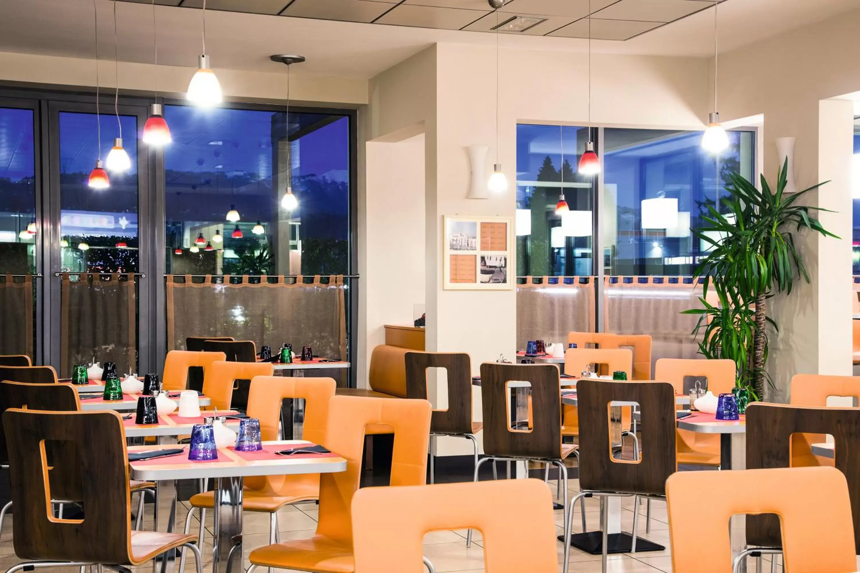 Restaurant/places to eat in Ibis Como Restaurant/places to eat in Ibis Como