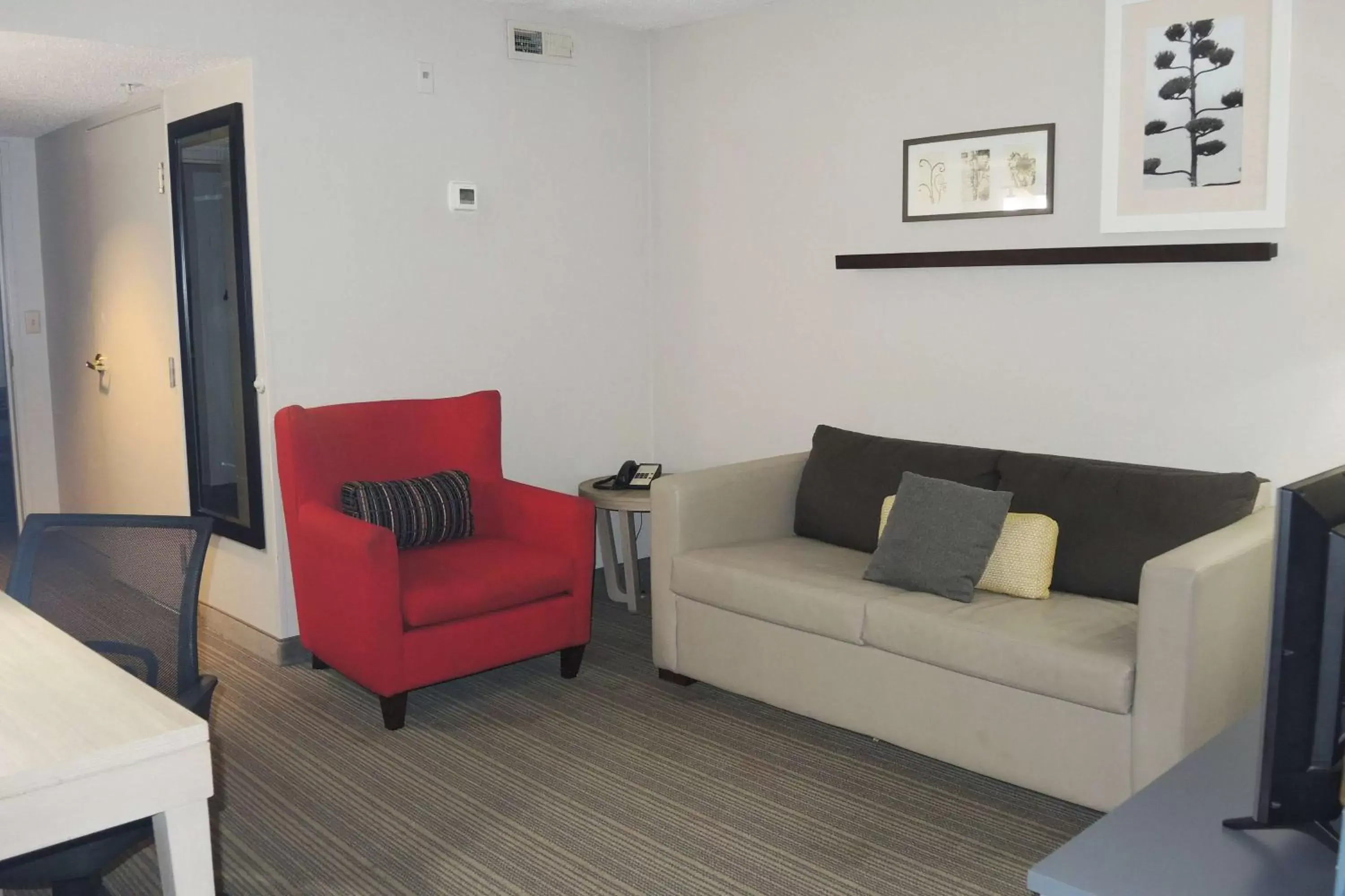 Living room in Wingate by Wyndham Matthews - Charlotte Living room in Wingate by Wyndham Matthews - Charlotte