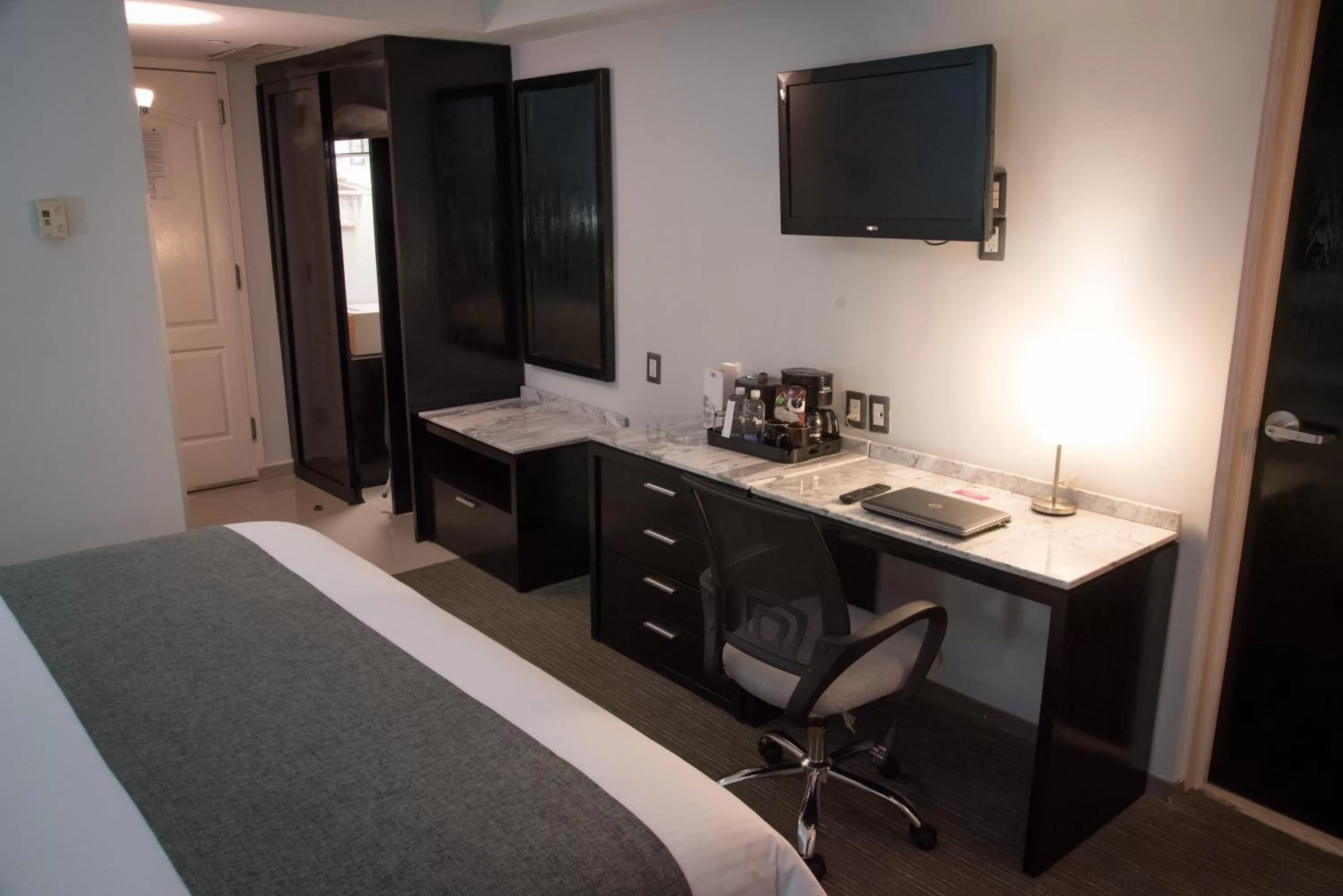 Seating area, Bed in LaiLa Hotel CDMX Reforma