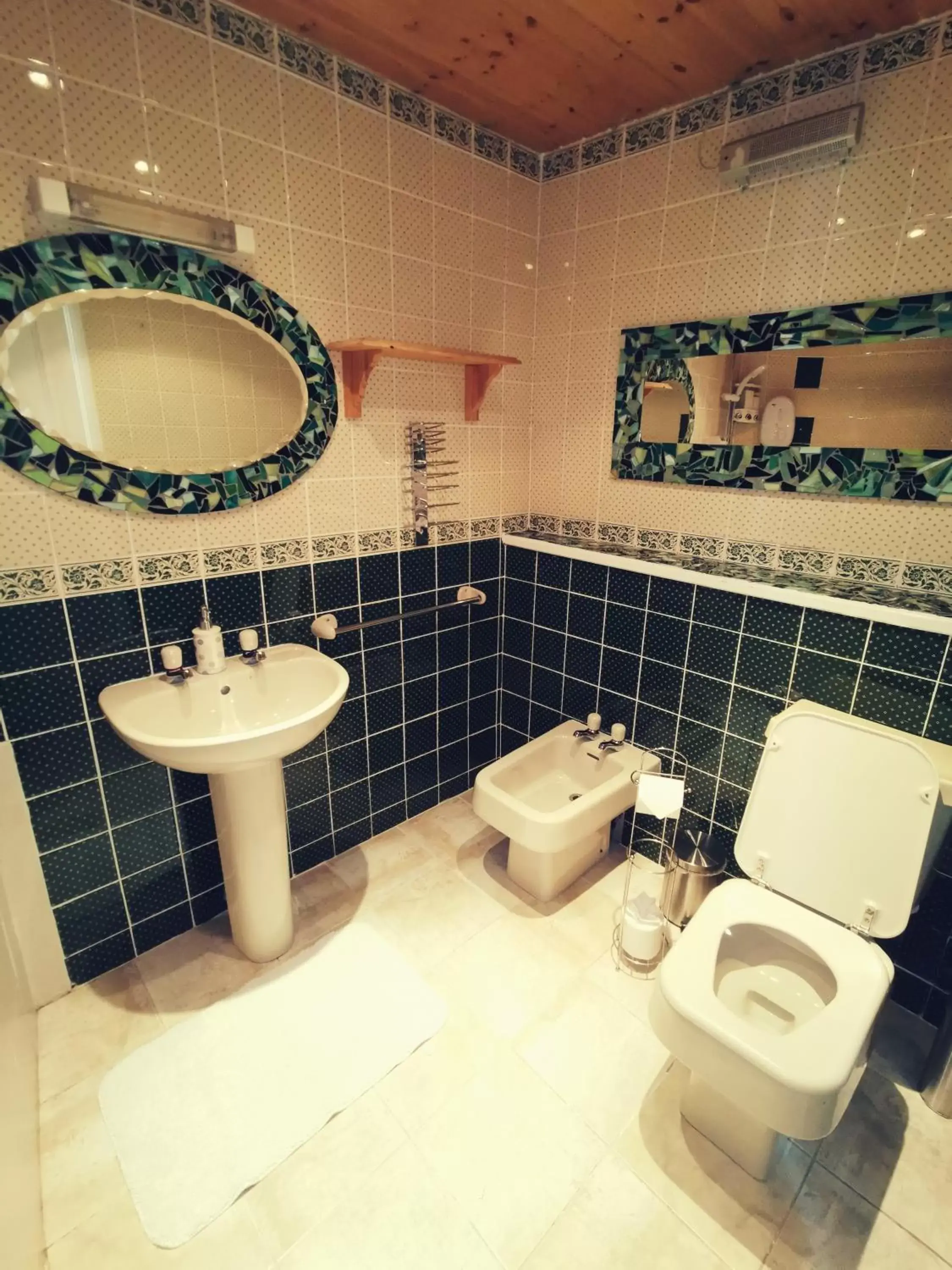 Bathroom in Victoria Hotel