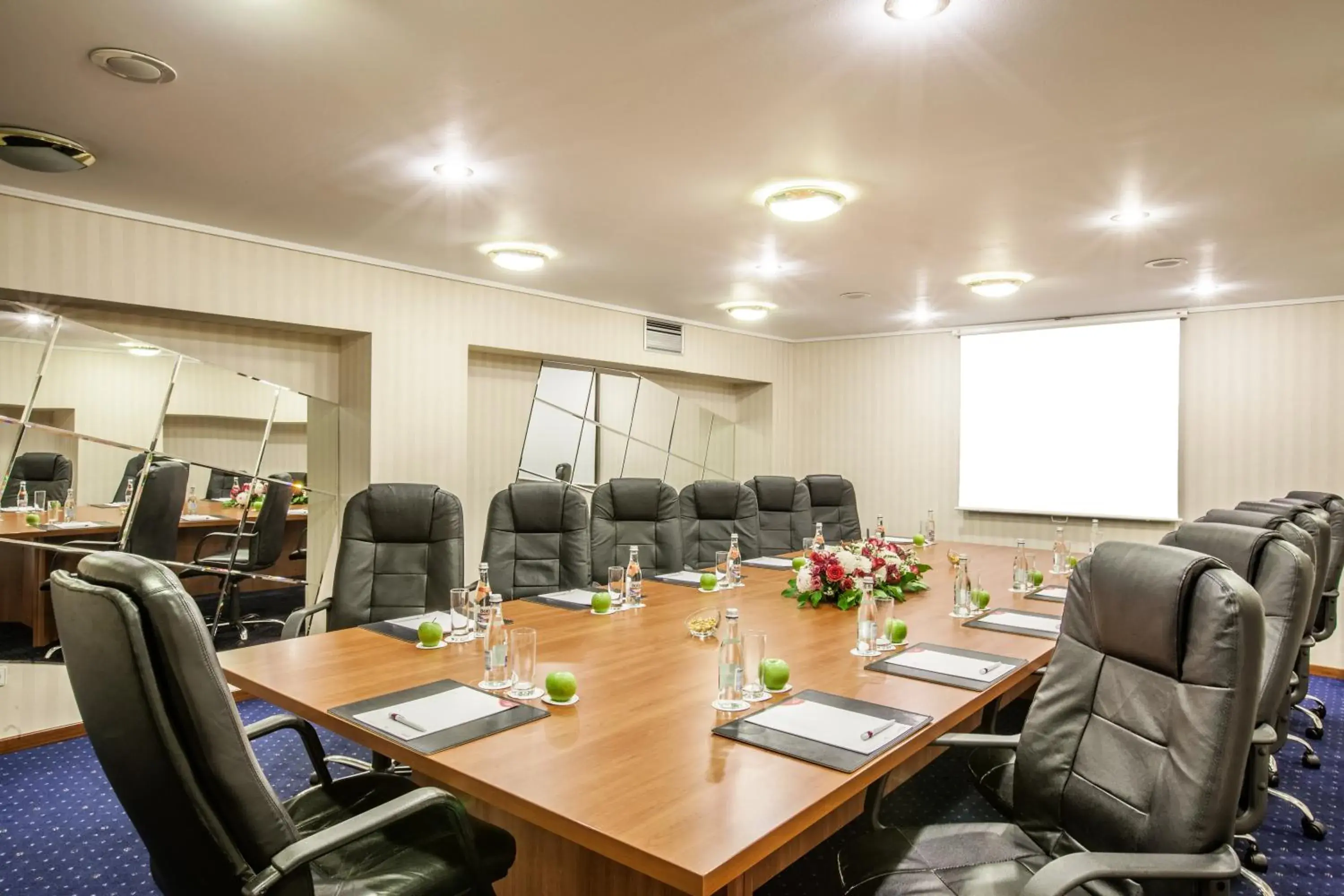 Meeting/conference room in Crowne Plaza Bucharest, an IHG Hotel
