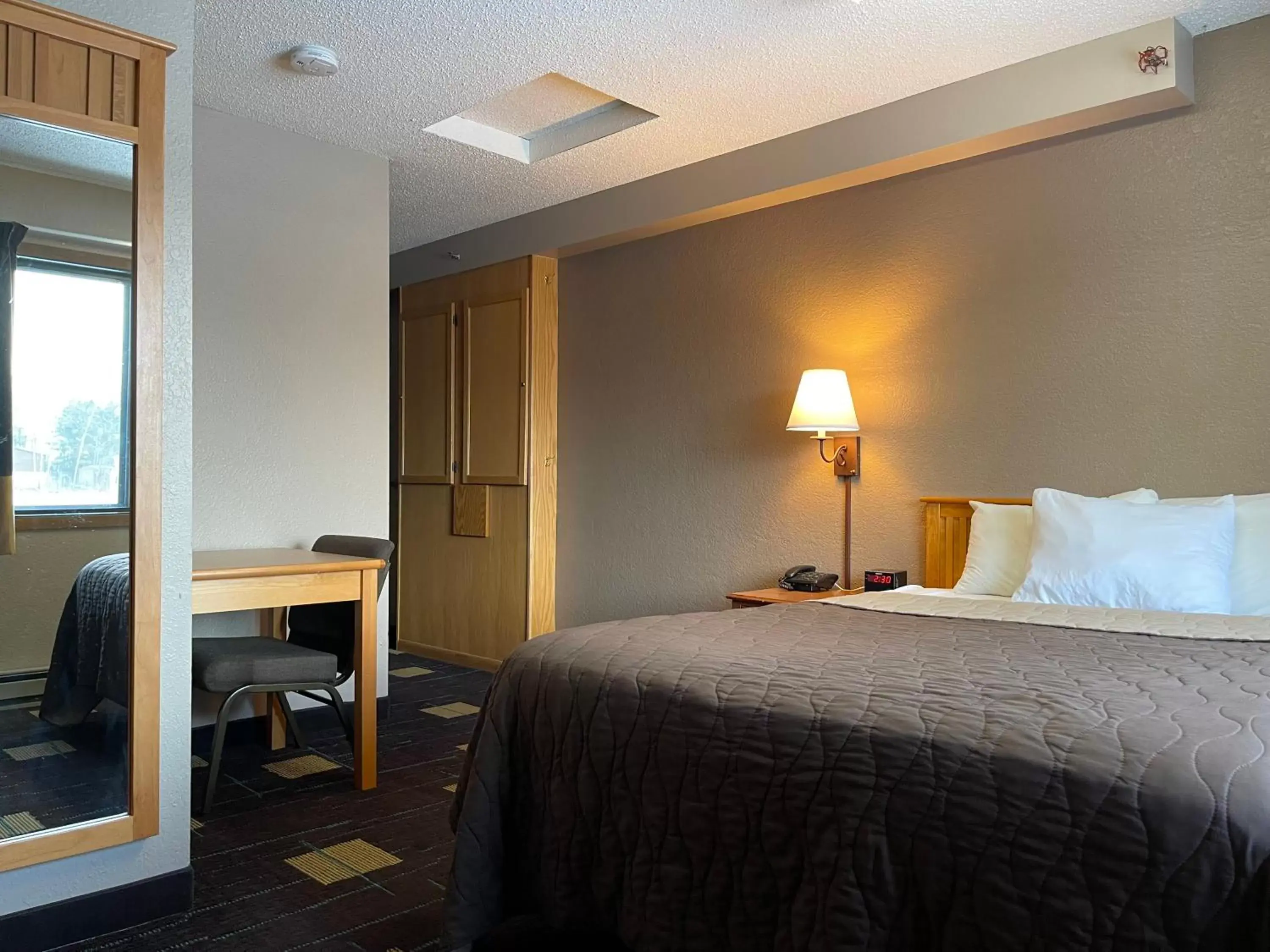 Bedroom, Bed in Walker Hotel Bedroom, Bed in Walker Hotel