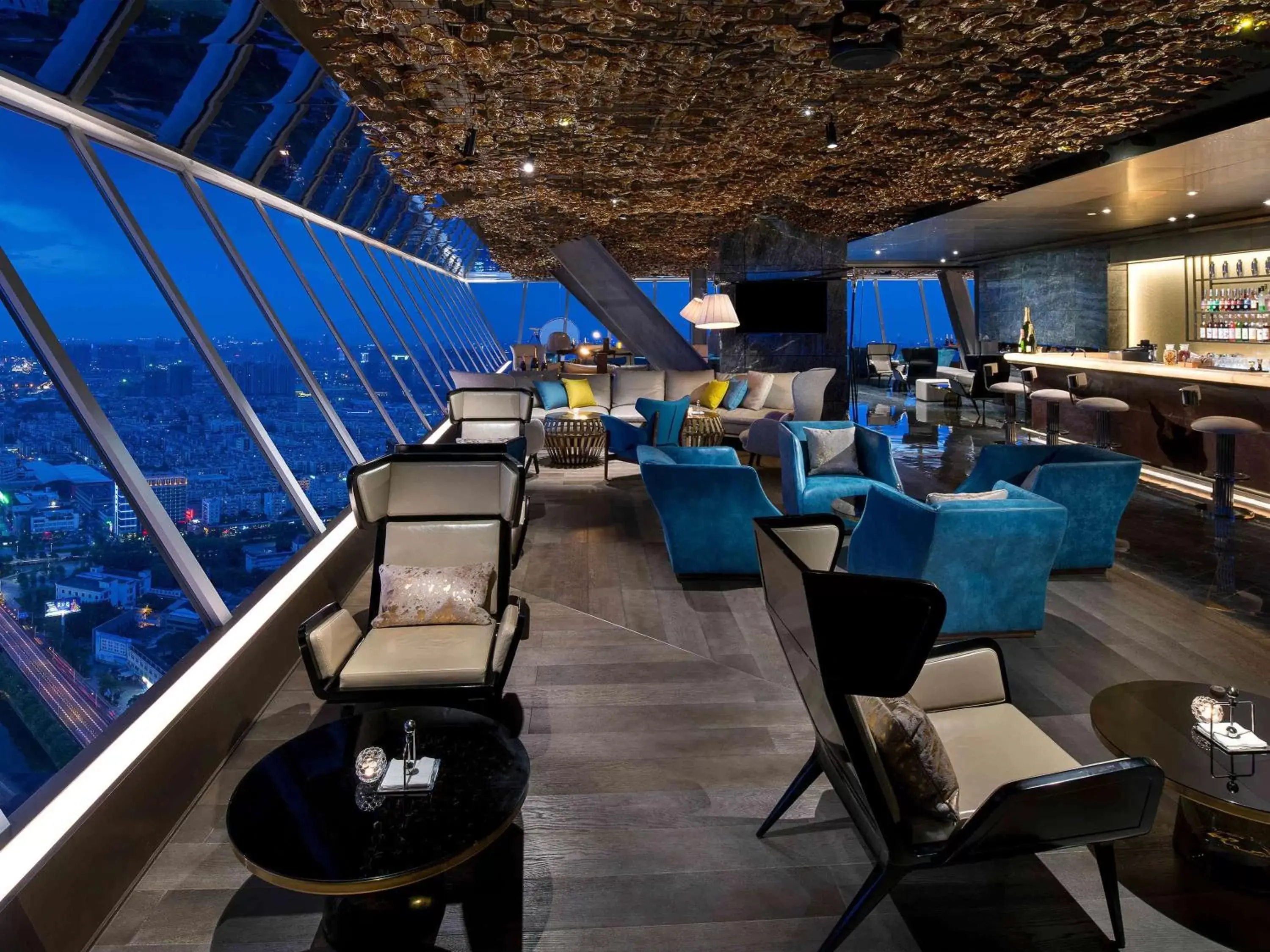 Lounge or bar in Sofitel Foshan Shunde- Near Louvre International Furniture Exhibition Center